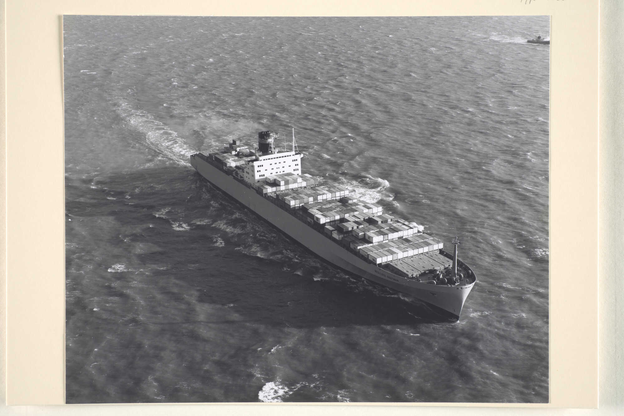 1996.1266; Luchtfoto van het containerschip ms. Nedlloyd Houtman van de Nedlloyd [...]; foto