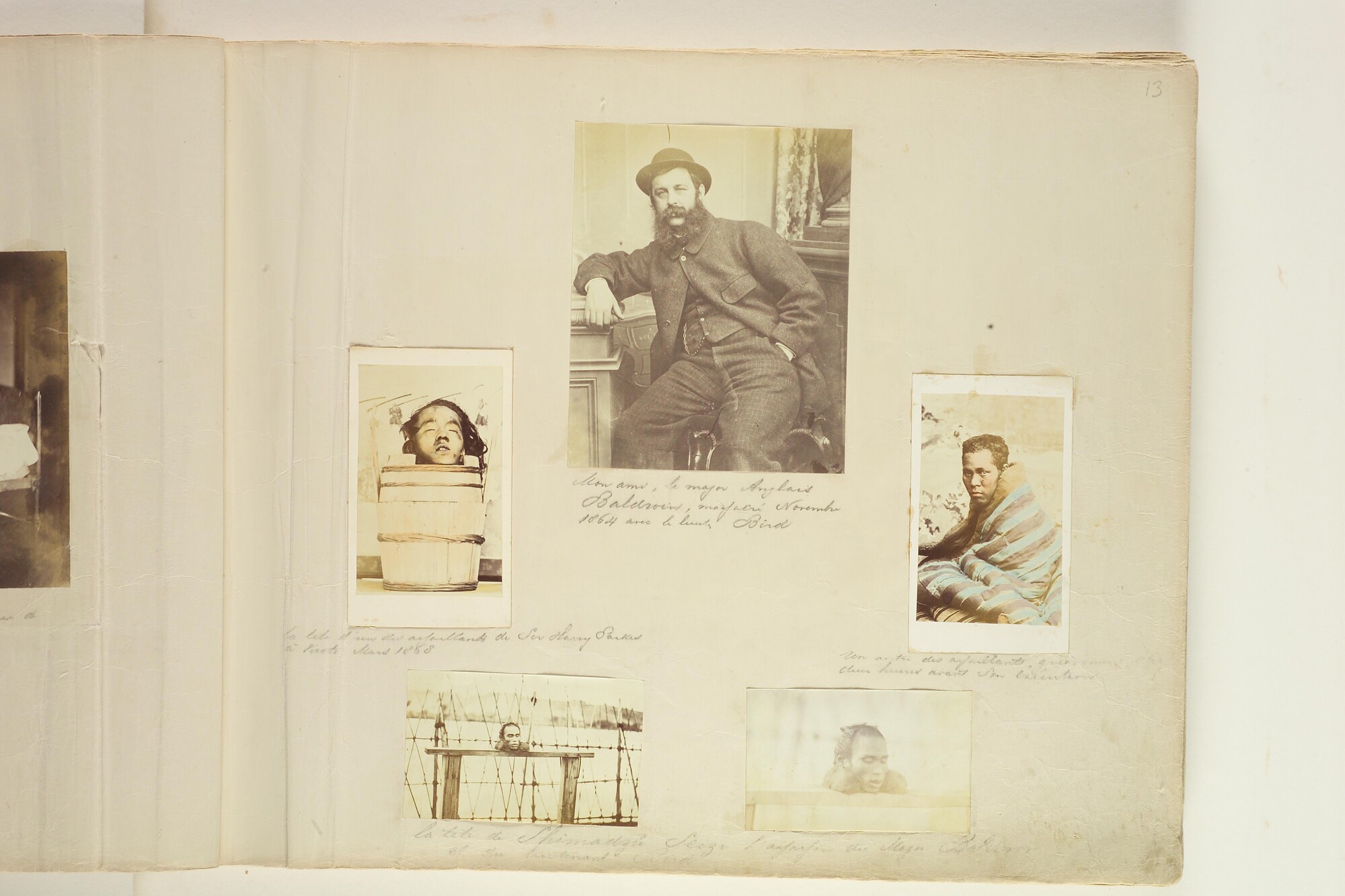 S.3628(02); Album nr. 1 uit een serie van drie van de Nederlandse consul in Japan Dirk de Graeff van Polsbroek; fotoalbum