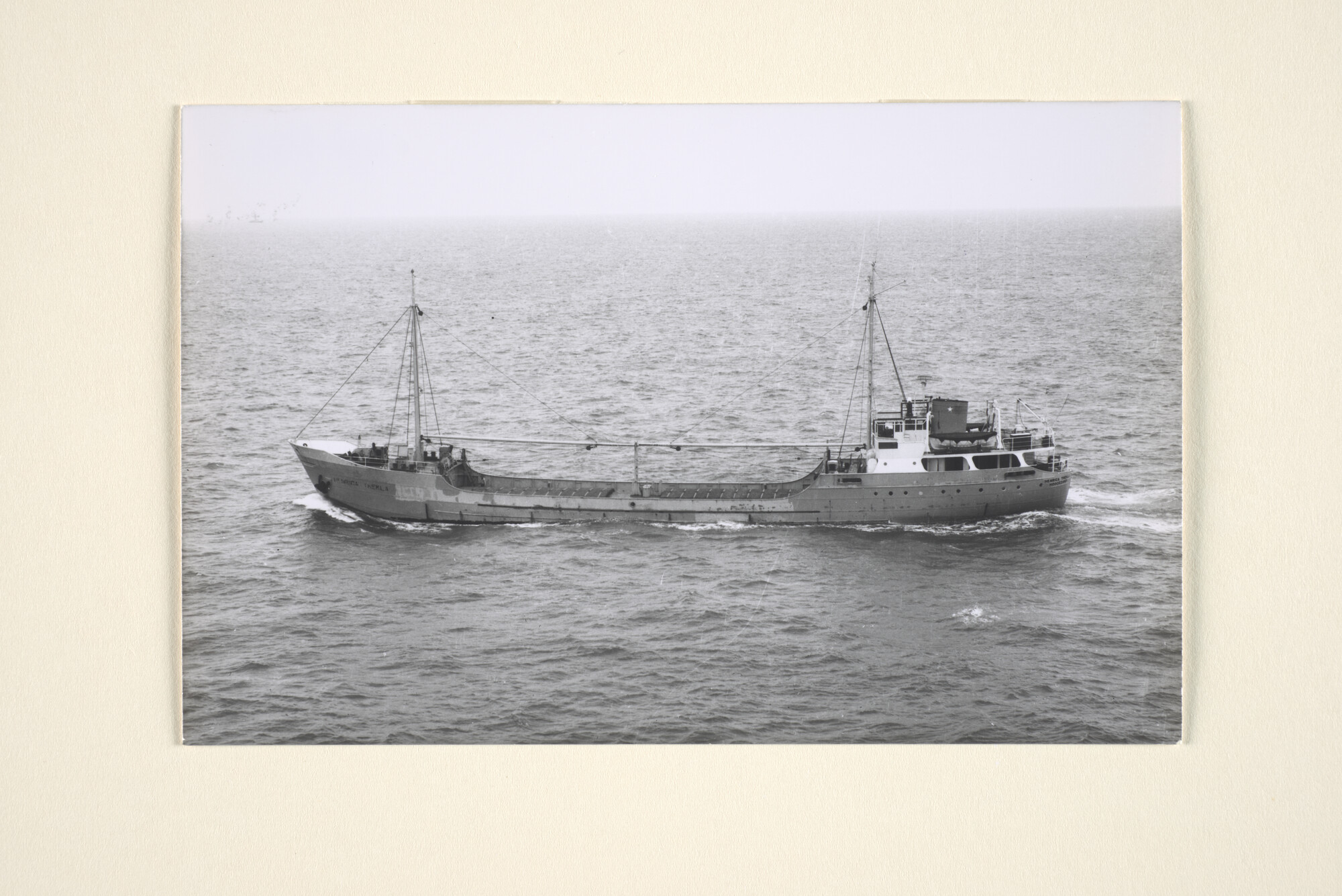 1996.2224; Een luchtfoto van de coaster ms. Henrica Tekla van Rederij Henrica Tekla te Rotterdam [...]; foto