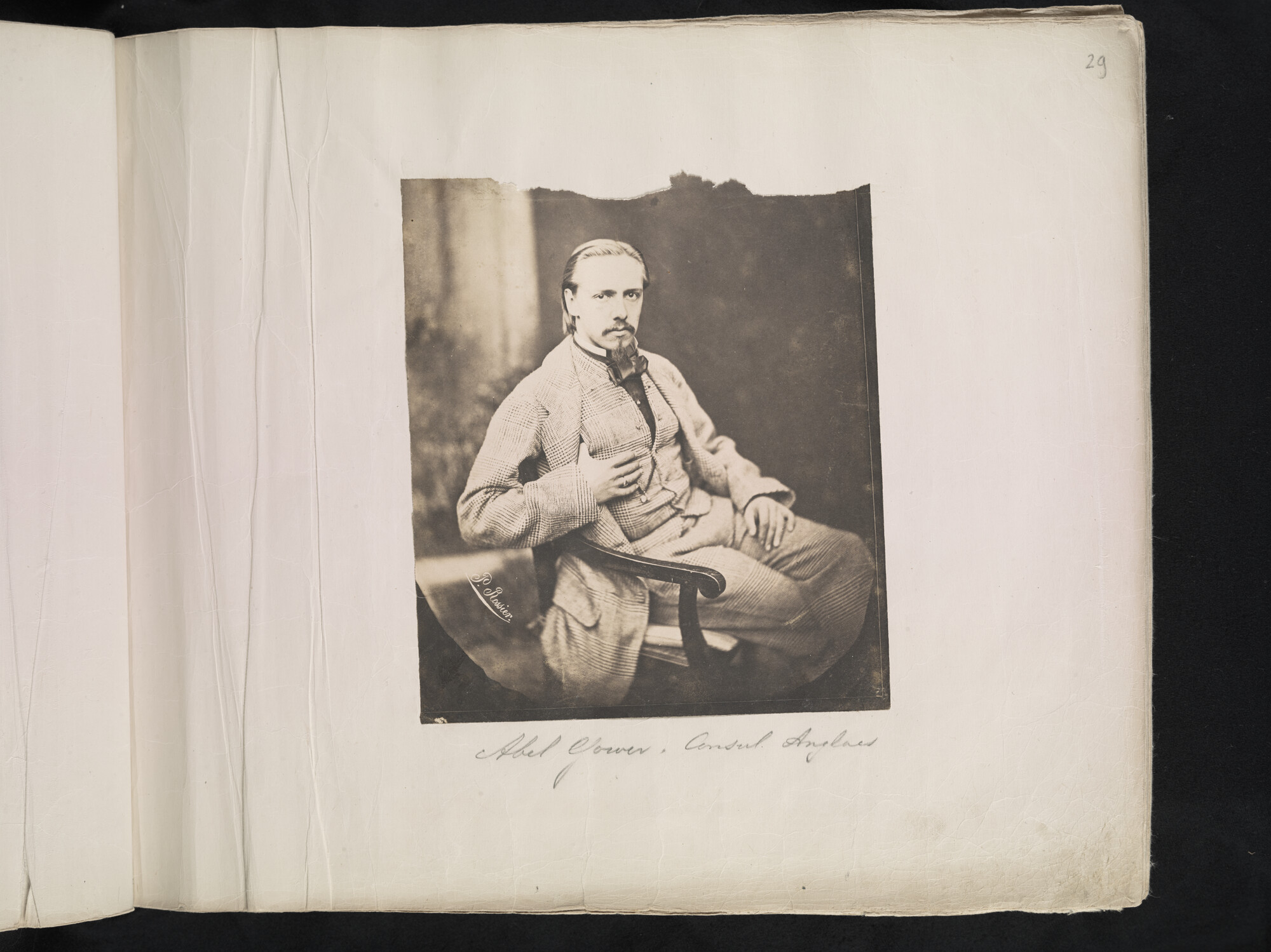 S.3628(02); Album nr. 1 uit een serie van drie van de Nederlandse consul in Japan Dirk de Graeff van Polsbroek; fotoalbum