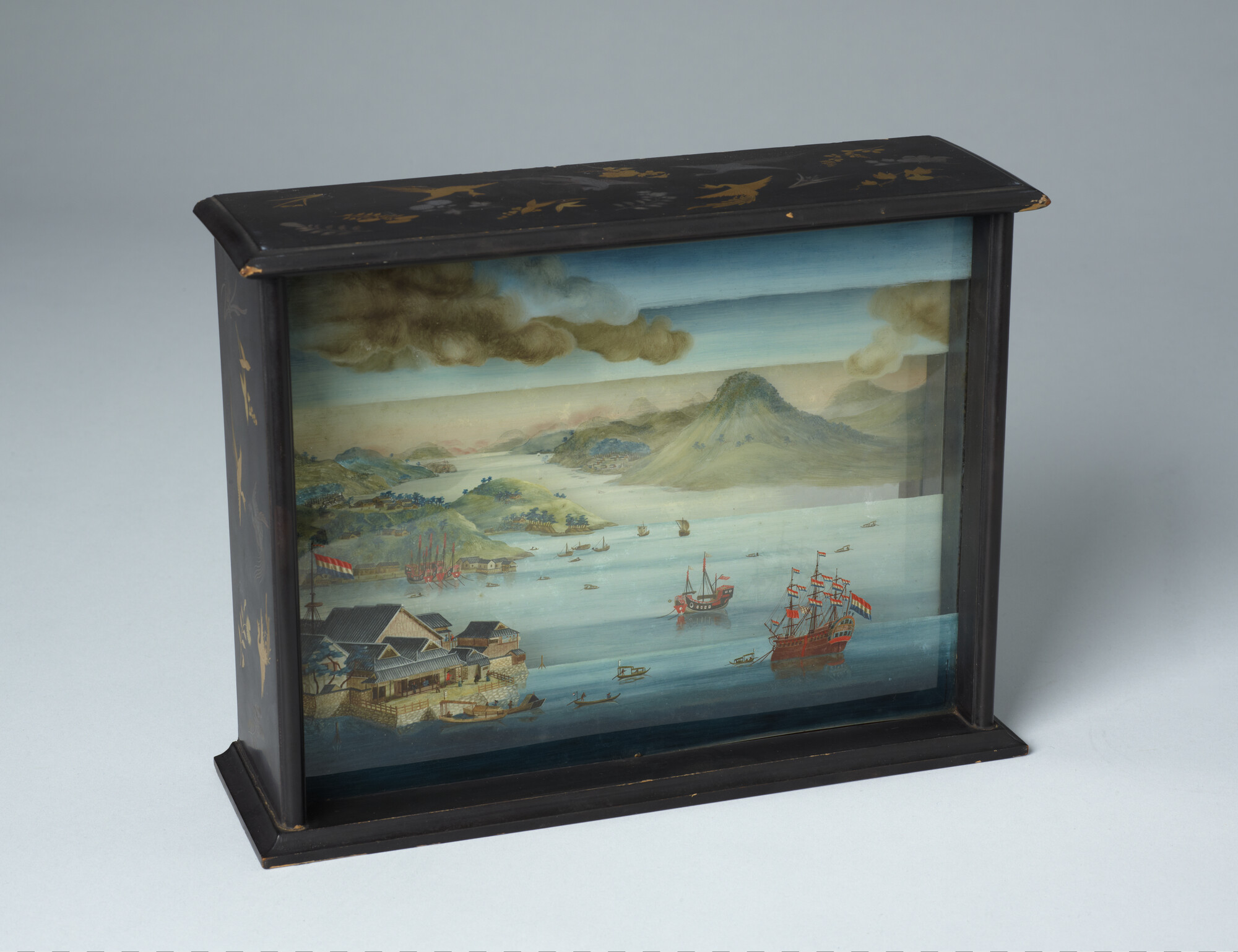 A.2196(02); Panorama van de baai van Nagasaki; glasschildering