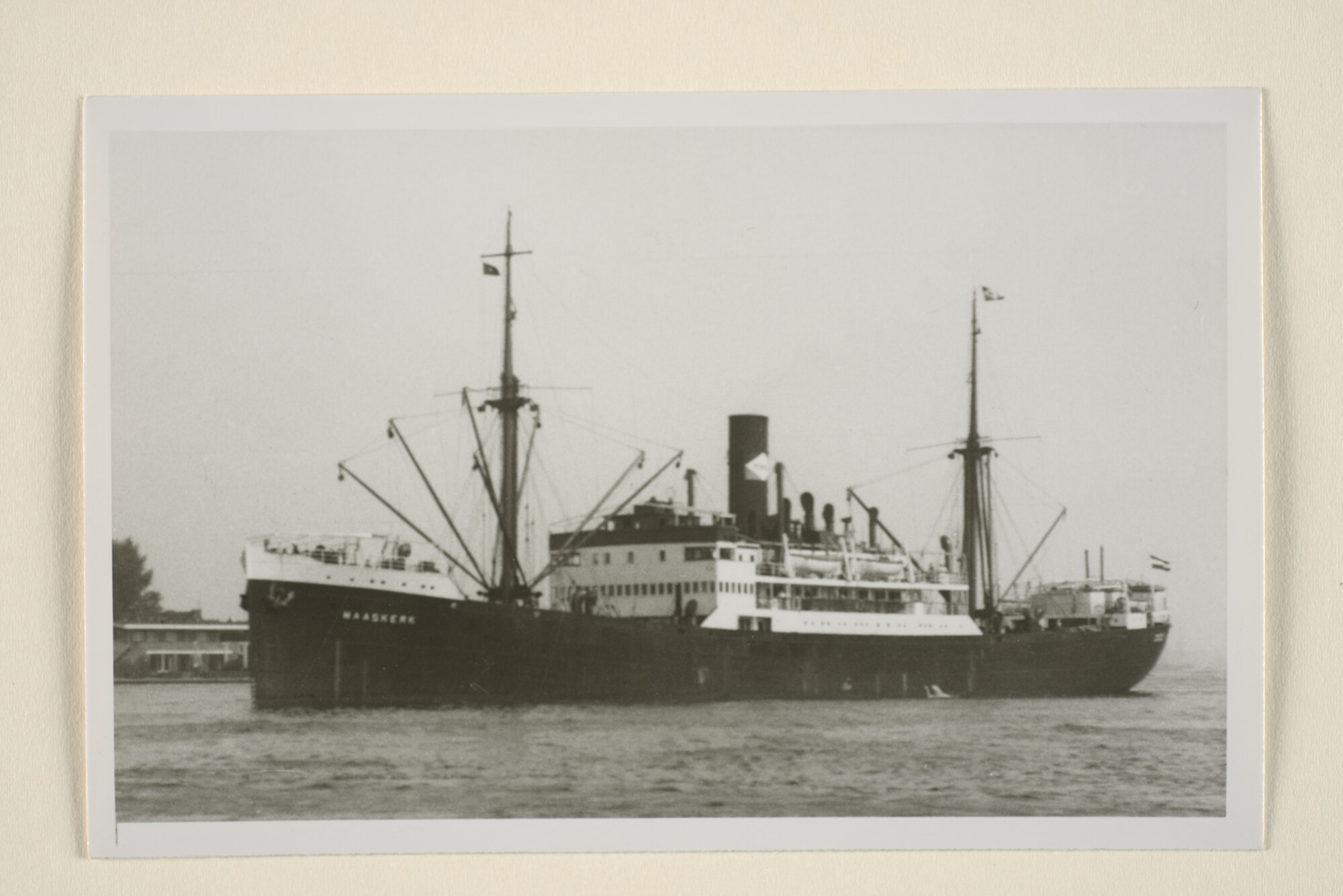 1995.5598; Het vrachtschip ss. 'Maaskerk' van de VNS; foto