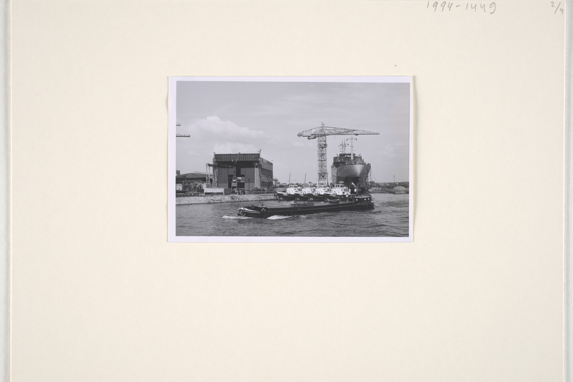 1994.1449; Fotos van de tewaterlating van het vrachtschip ms. Hollands Duin bij [...]; fotoreportage