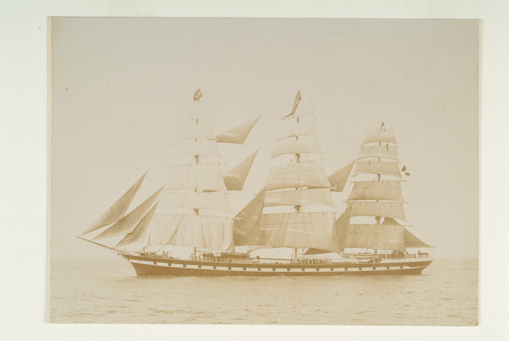 A.0246(13)f; Het koopvaardijfregat 'Nederland', gebouwd bij Huygens & van Gelder voor W.A. Huygens, Amsterdam, 1894; foto
