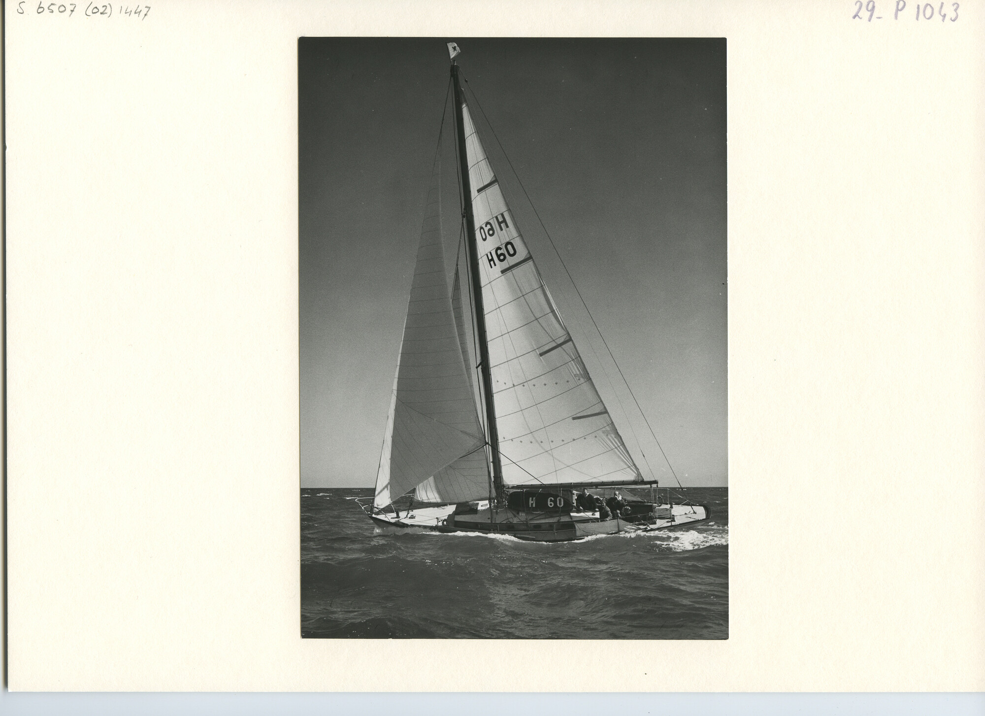 S.6507(02)1447.06; Zwart-wit foto van de start van de Hoek van Holland-Harwich-race 1962; foto