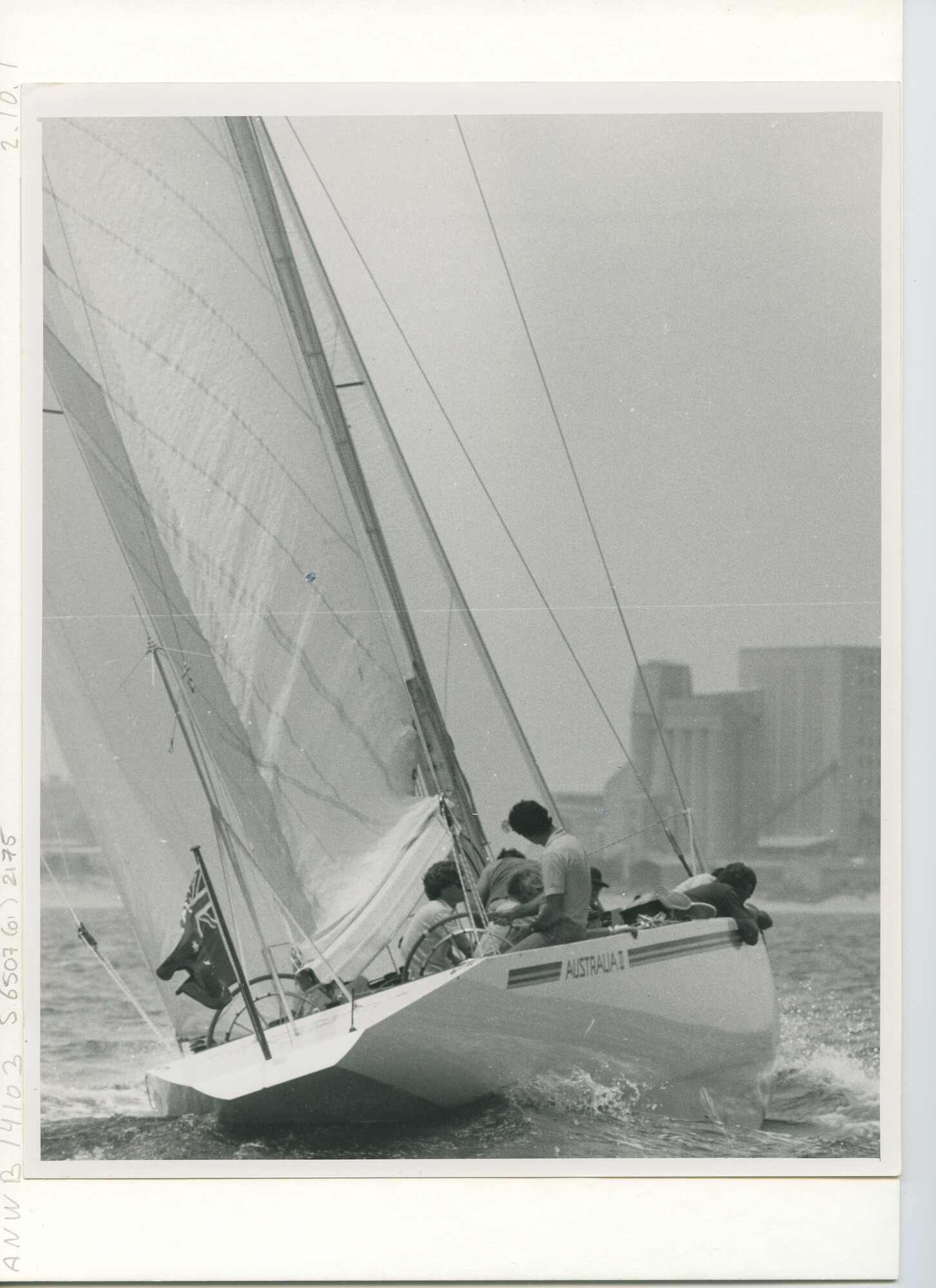 S.6507(01)2175; Foto van de Australia II; foto
