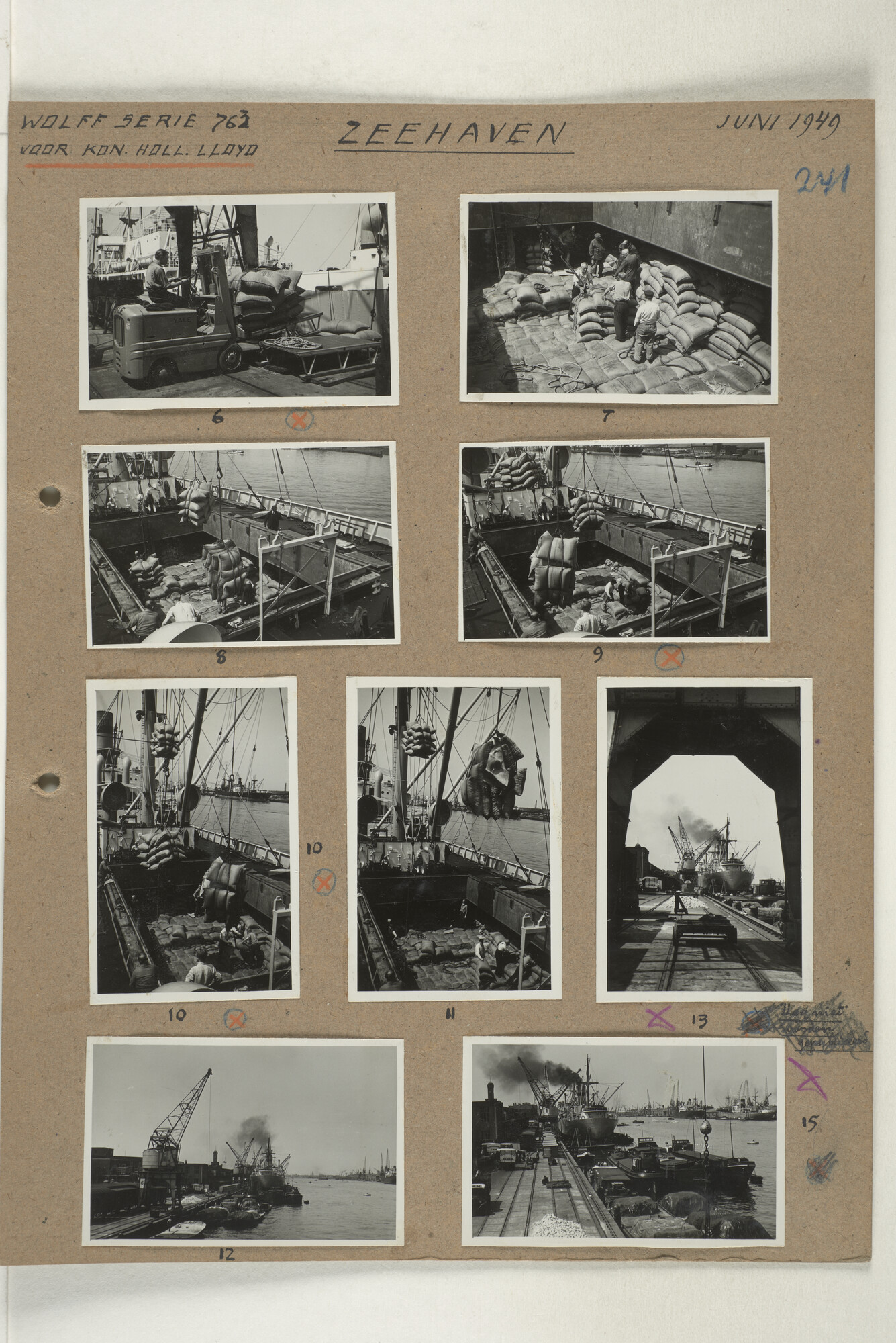 1998.2180; Omslag met een grote hoeveelheid proef foto's gemaakt in opdracht van de Gemeente Handelsinrichtingen in Amsterdam en de Koninklijke Hollandsche Lloyd te Amsterdam.; omslag