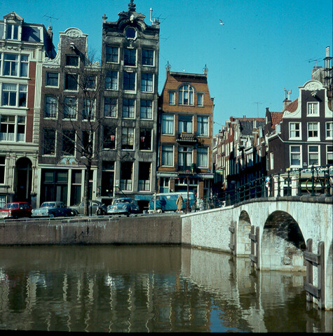 S.9100(1292); Dia torensluis over Singel; diapositief