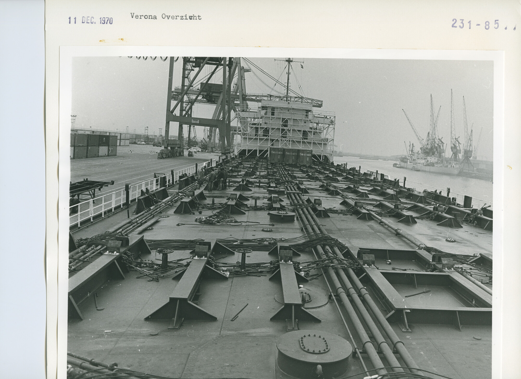 S.5444(5195)02; Foto van het containerschip Verona (een verbouwde tanker); foto