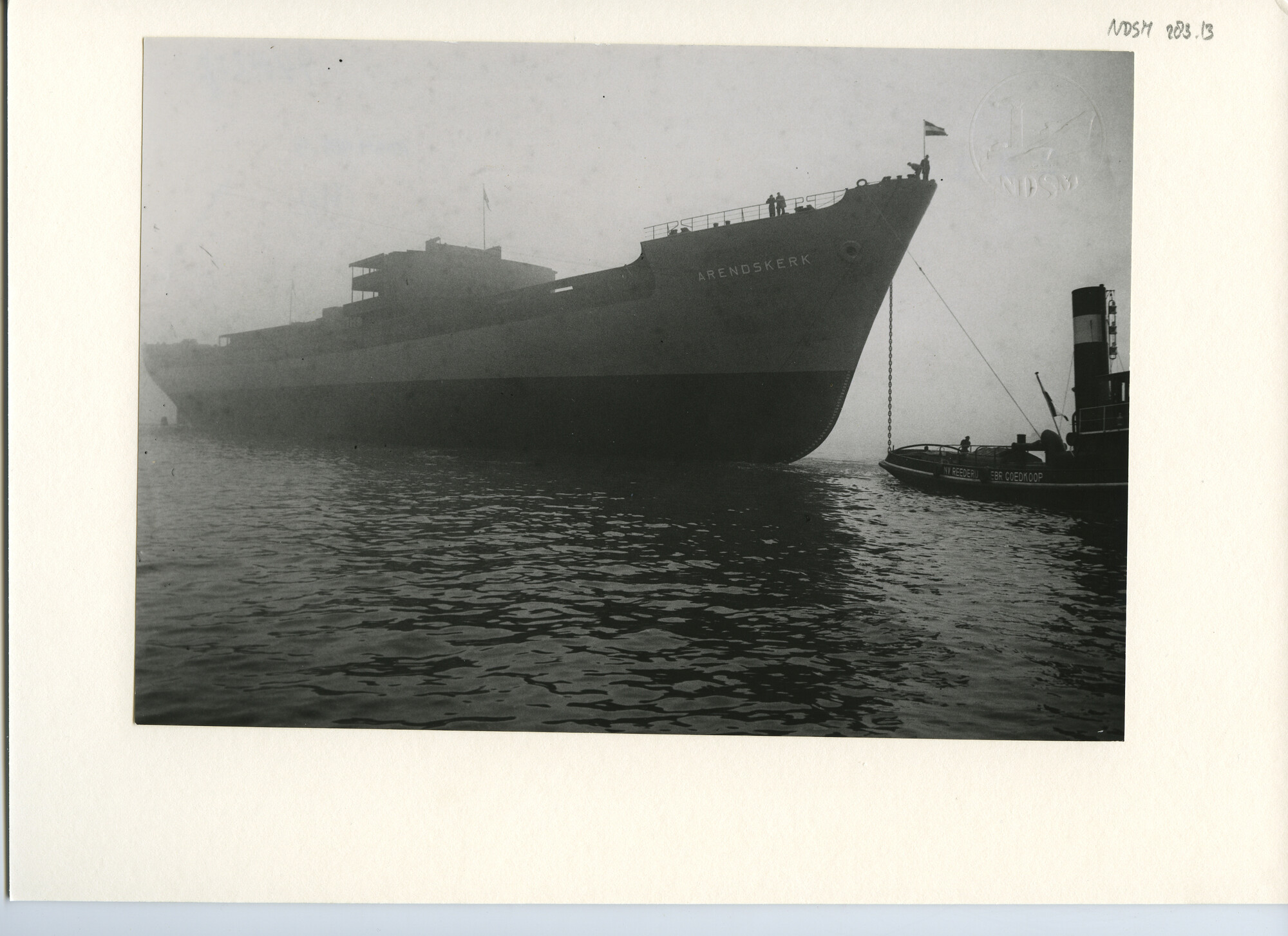 S.5444(01606)06; Foto van de tewaterlating van het vrachtschip ms. 'Arendskerk'.; foto