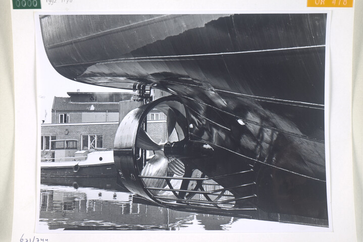1992.1178; Schroef en roer van de motorkotter 'GO 14'; foto