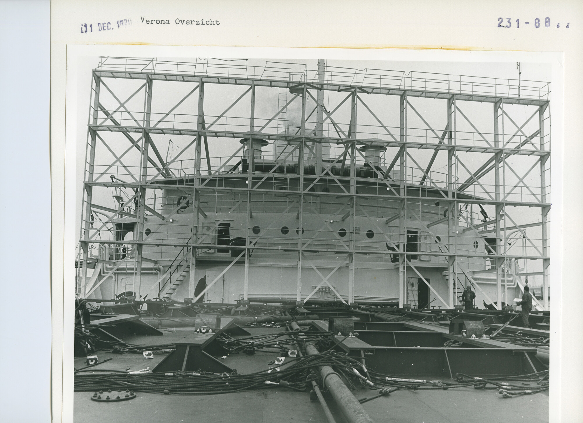 S.5444(5195)05; Foto van het containerschip Verona (een verbouwde tanker); foto