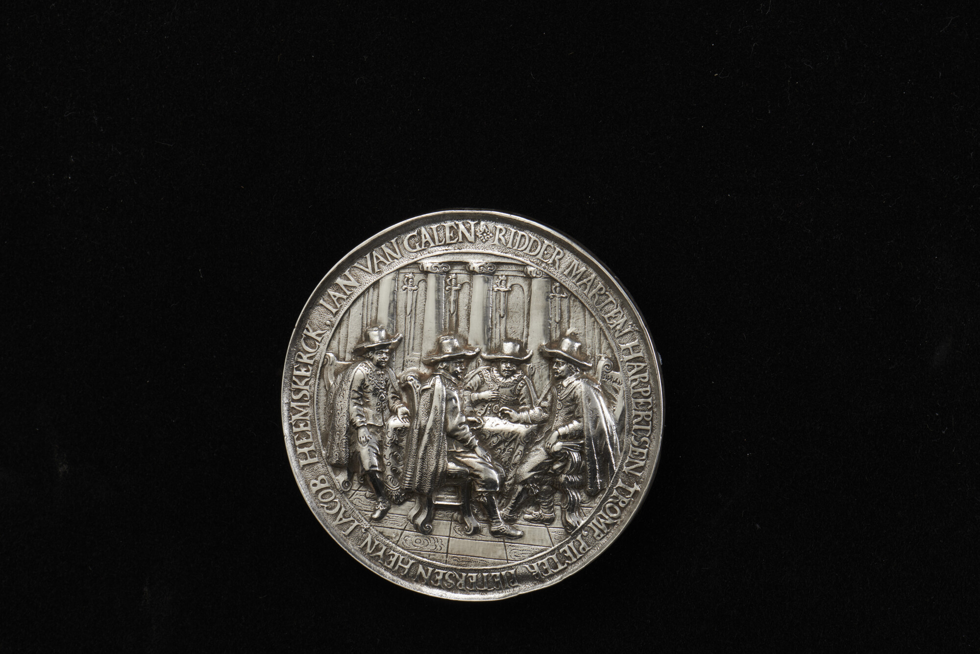 S.0004(01)06; Admiralenpenning op prins Willem I en de admiralen Tromp, Hein, Van Heemskerk en Van Galen, 1655; penning