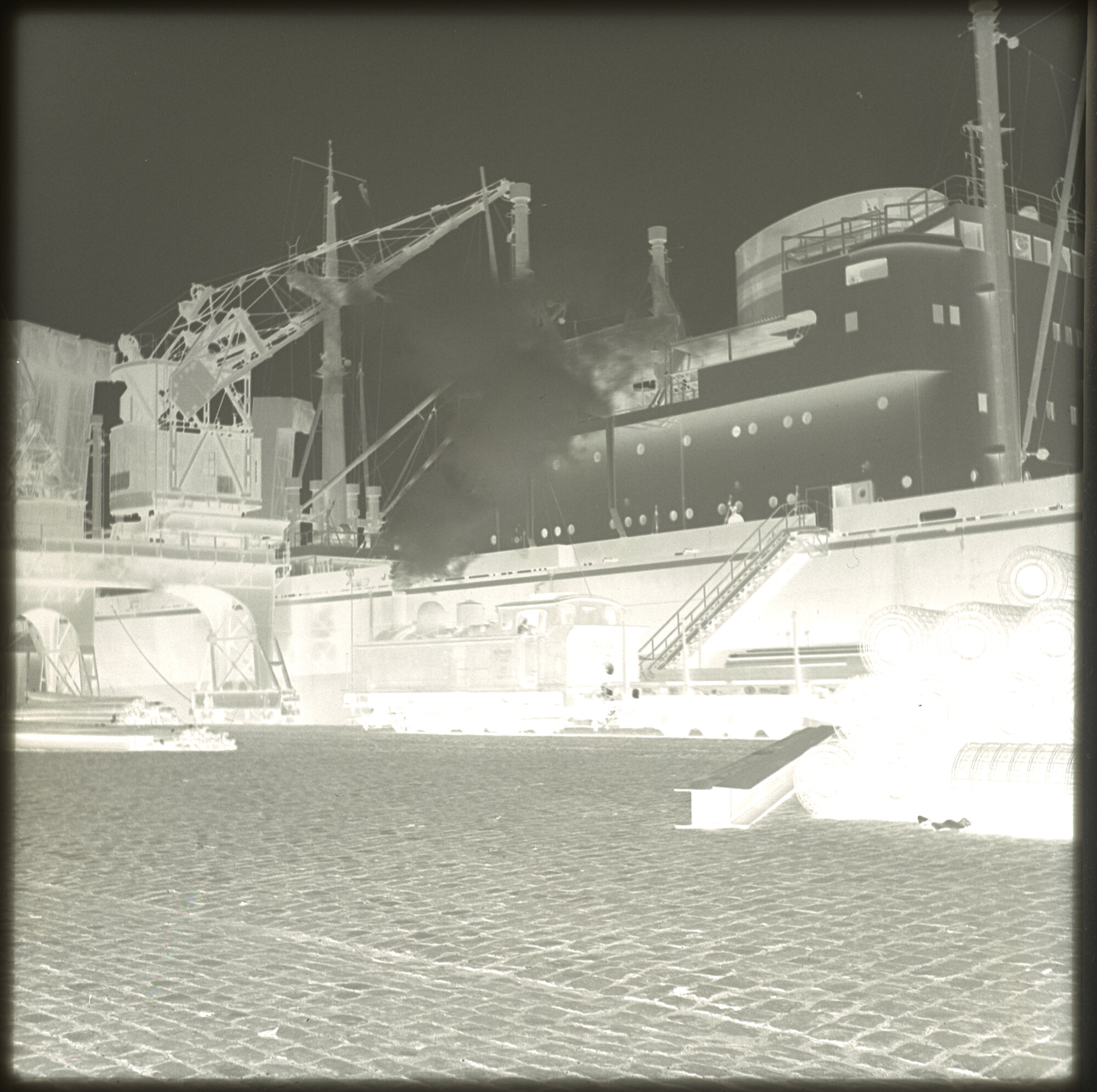 A.5263(02); Negatieven van een reis met het vrachtschip 'Woltersum' van de Stoomvaart; negatief