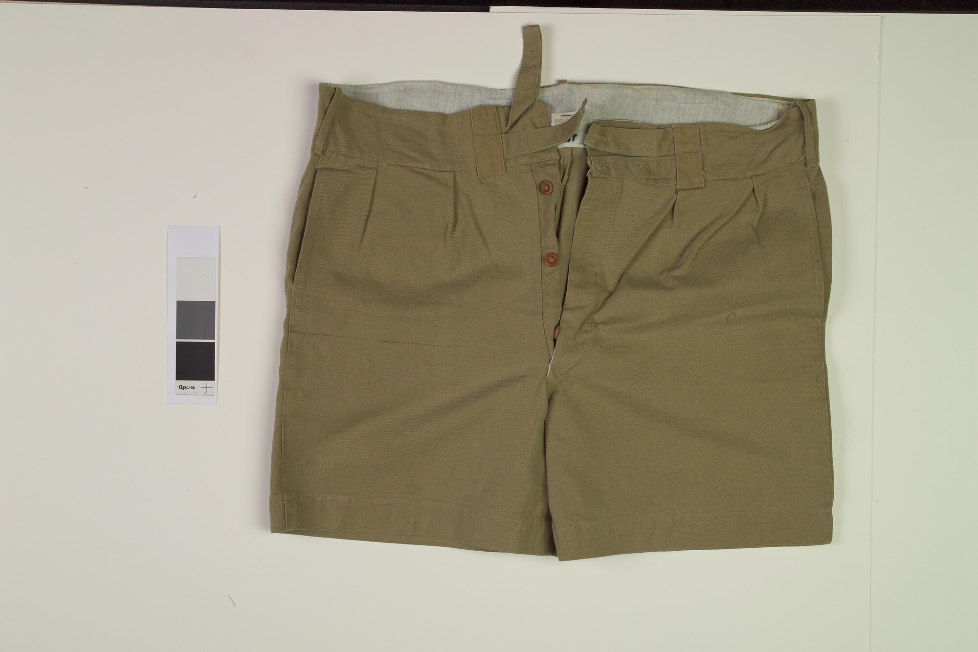 2005.2007; Korte khaki uniformbroek; uniform