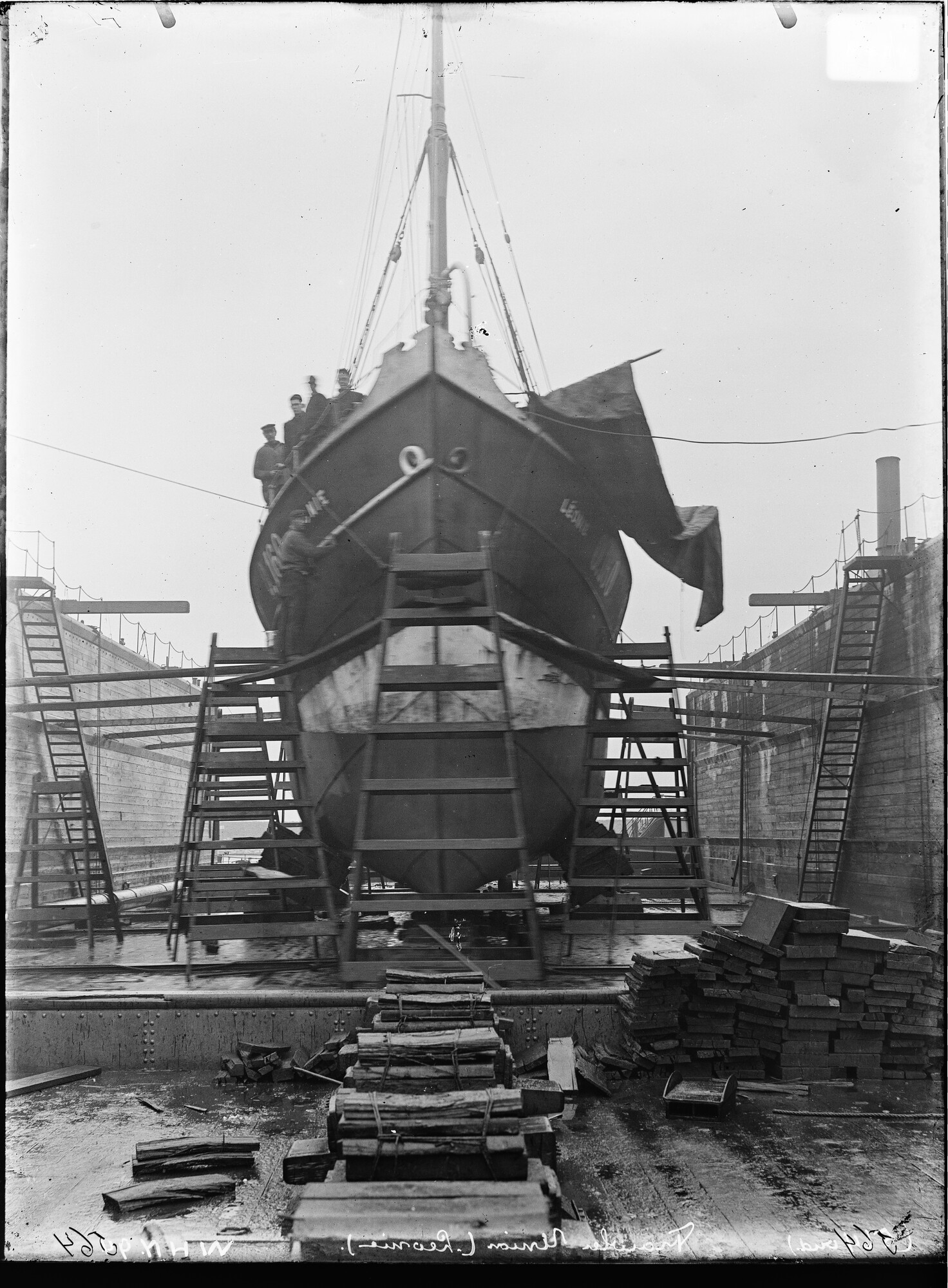 S.1156(06)366-3; De stoomtrawler Union (Leonie O 160) van J. Baels-Mauricx te Ostende, op stapel in 1896 op de werf van Hawthorn & Co. te Leith; negatief