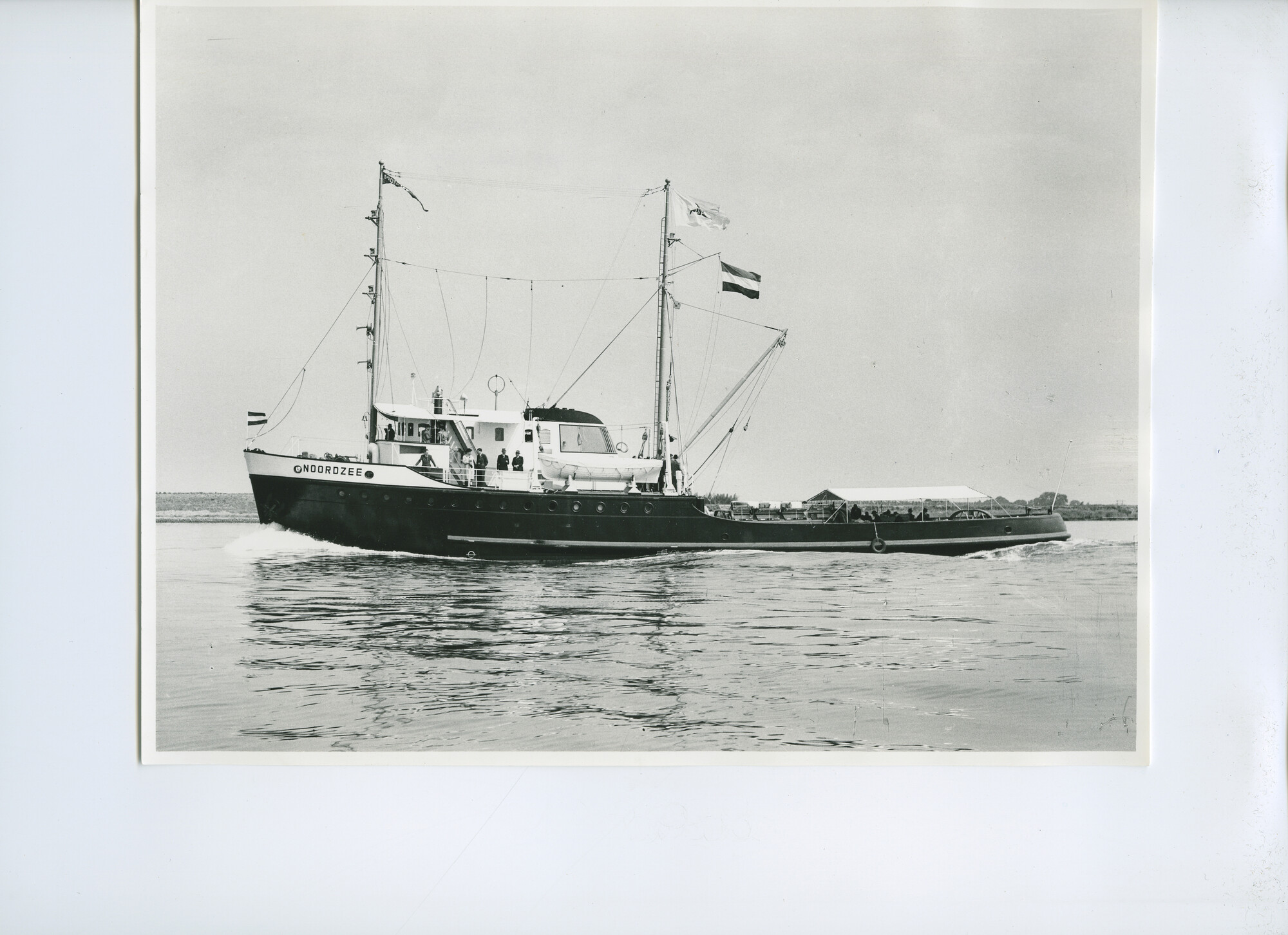 S.5621(01)0918; Foto van ss. "Noordzee"; foto
