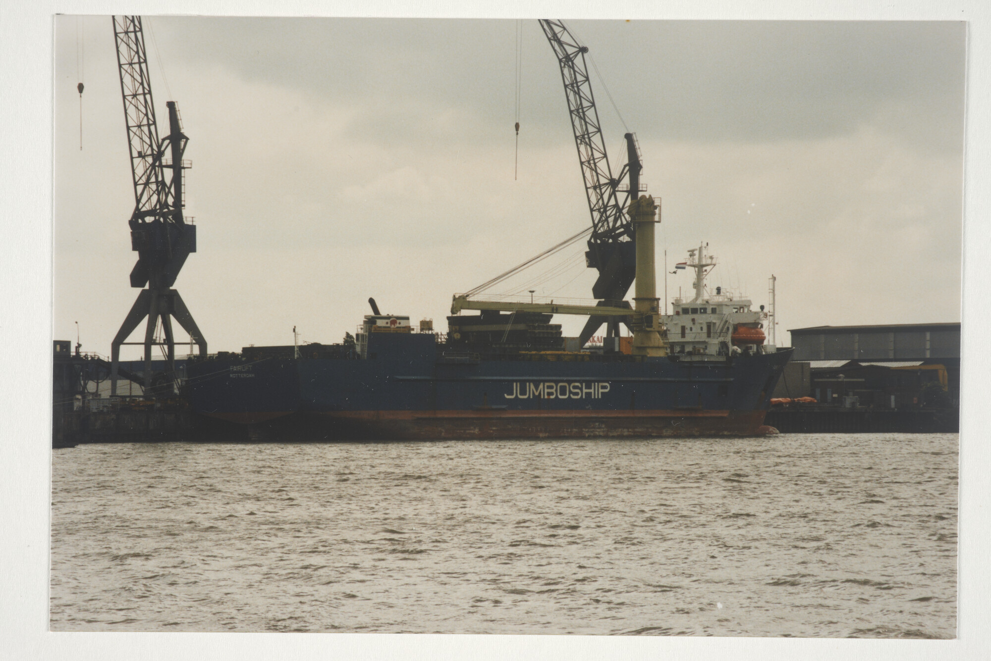 2000.0863; Kleurenfoto van het zwaartransportschip ms. Fairlift van Jumbo Ship [...]; foto
