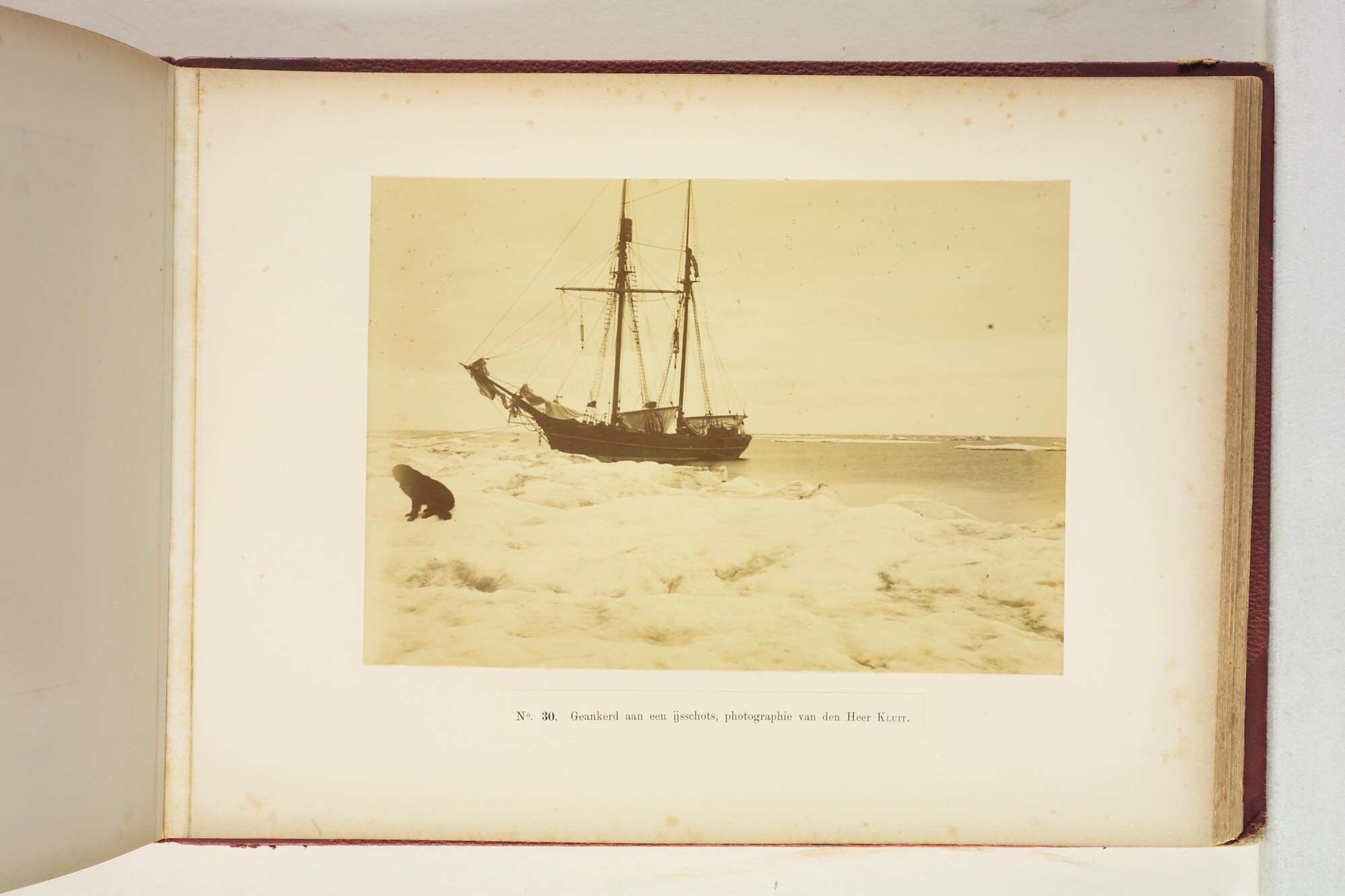 A.0345(06); Album met foto's van de Zesde Noordpoolexpeditie van de Willem Barents in 1883; fotoalbum