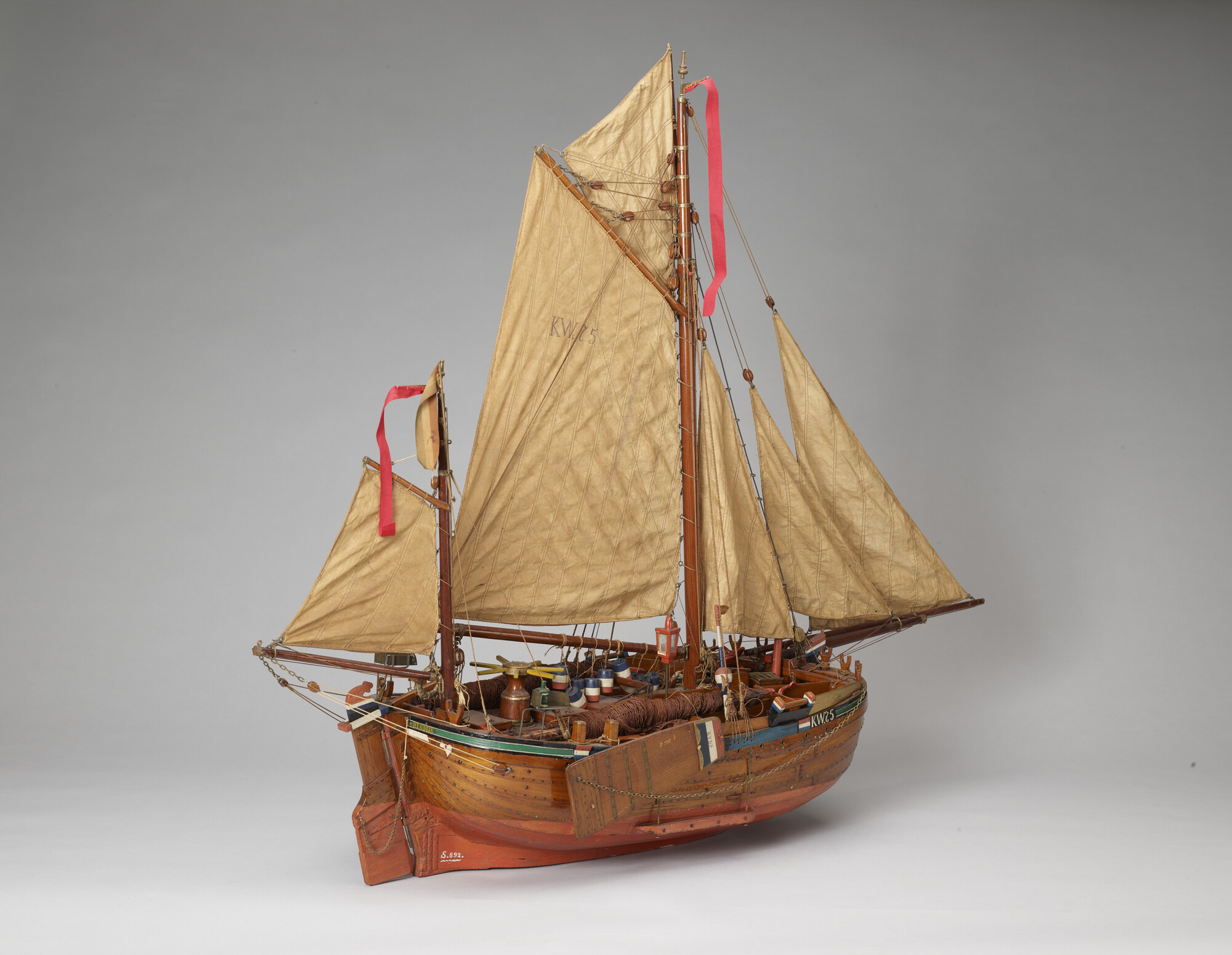 S.0892; Model van de Katwijker bom Hertog Hendrik; scheepsmodel