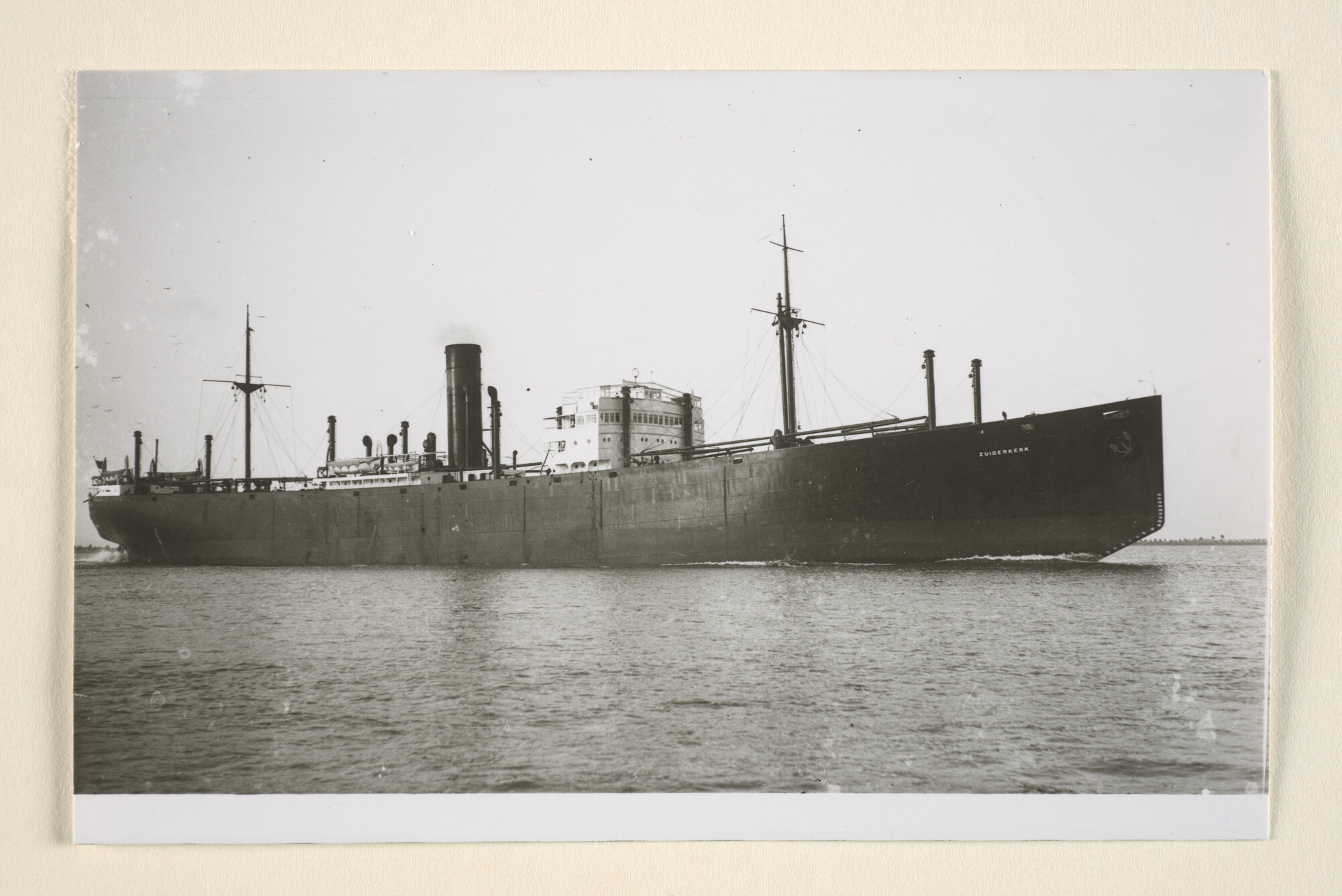 1995.5648; Het vrachtschip ss. Zuiderkerk (ex- Zooma van Van Nievelt, Goudriaan); foto