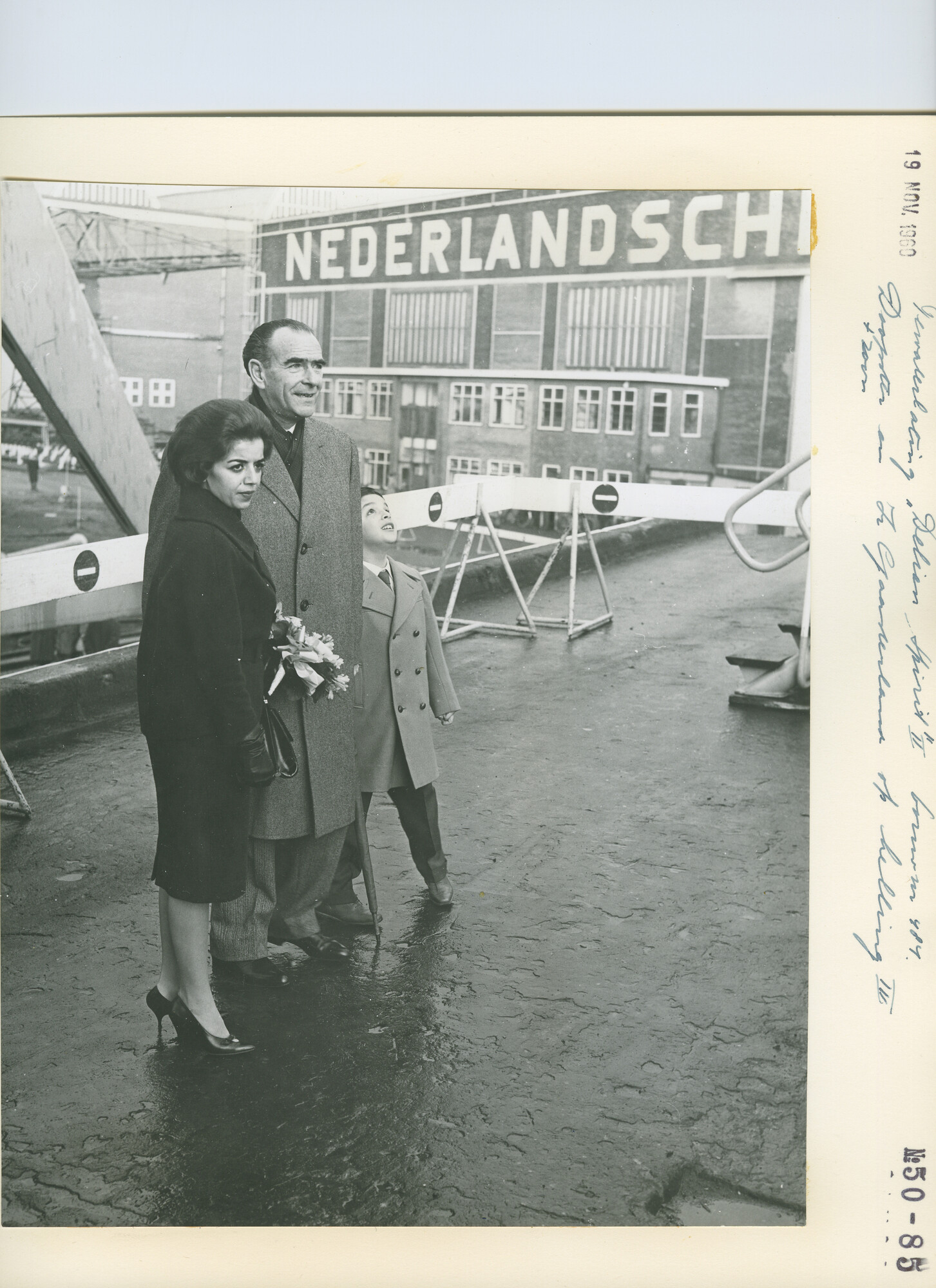 S.5444(3643)03; Foto van de tewaterlating bij de NDSM van de Delian Spirit; foto