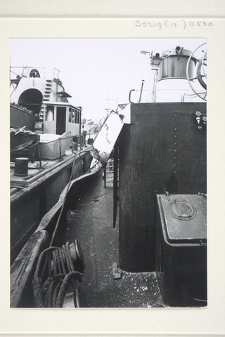 S.5219(12)0530; Aanvaringsschade (in- en exterieur) van de havensleepboot 'Hermina E. Goedkoop' (21) van Reederij v/h Gebroeders Goedkoop [...]; fotoreportage