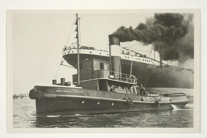 S.5219(12)0686; De havensleepboot Anna Cornelia Goedkoop van Reederij v/h Gebroeders Goedkoop [...]; foto