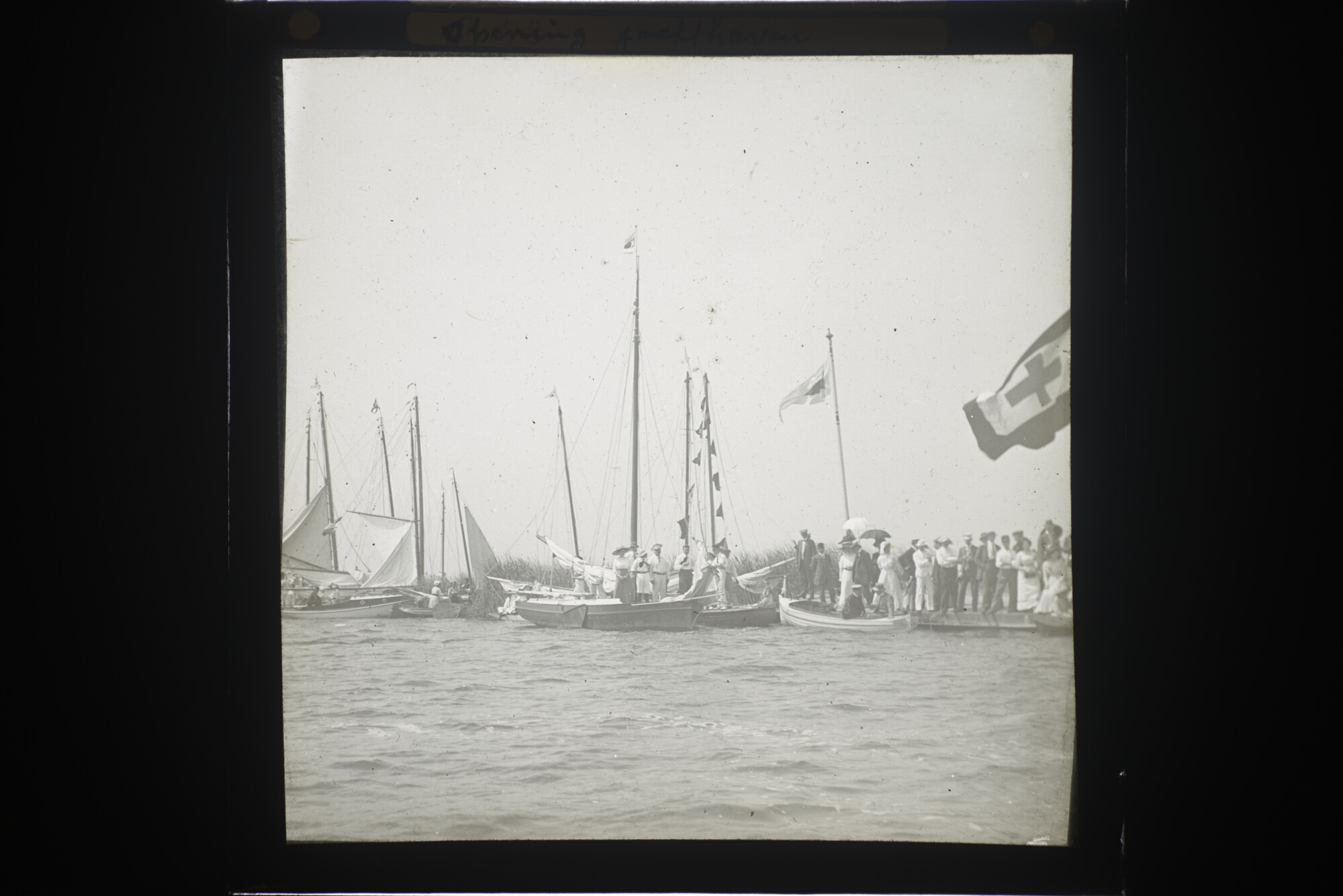 2014.0606; Vijftig lantaarnplaatjes met afbeeldingen van de Nederlandse watersport 1900-1935; lantaarnplaatje