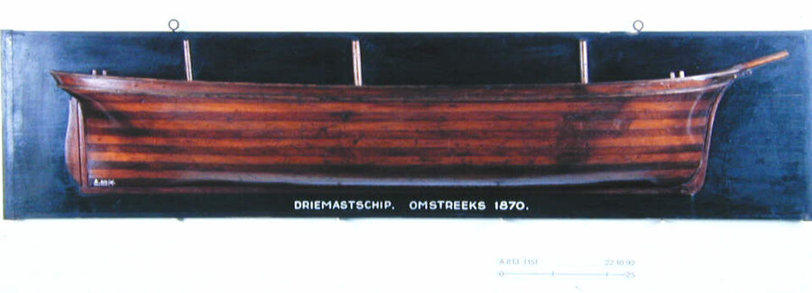 A.0813(15); Halfmodel van een driemastschip; scheepsmodel