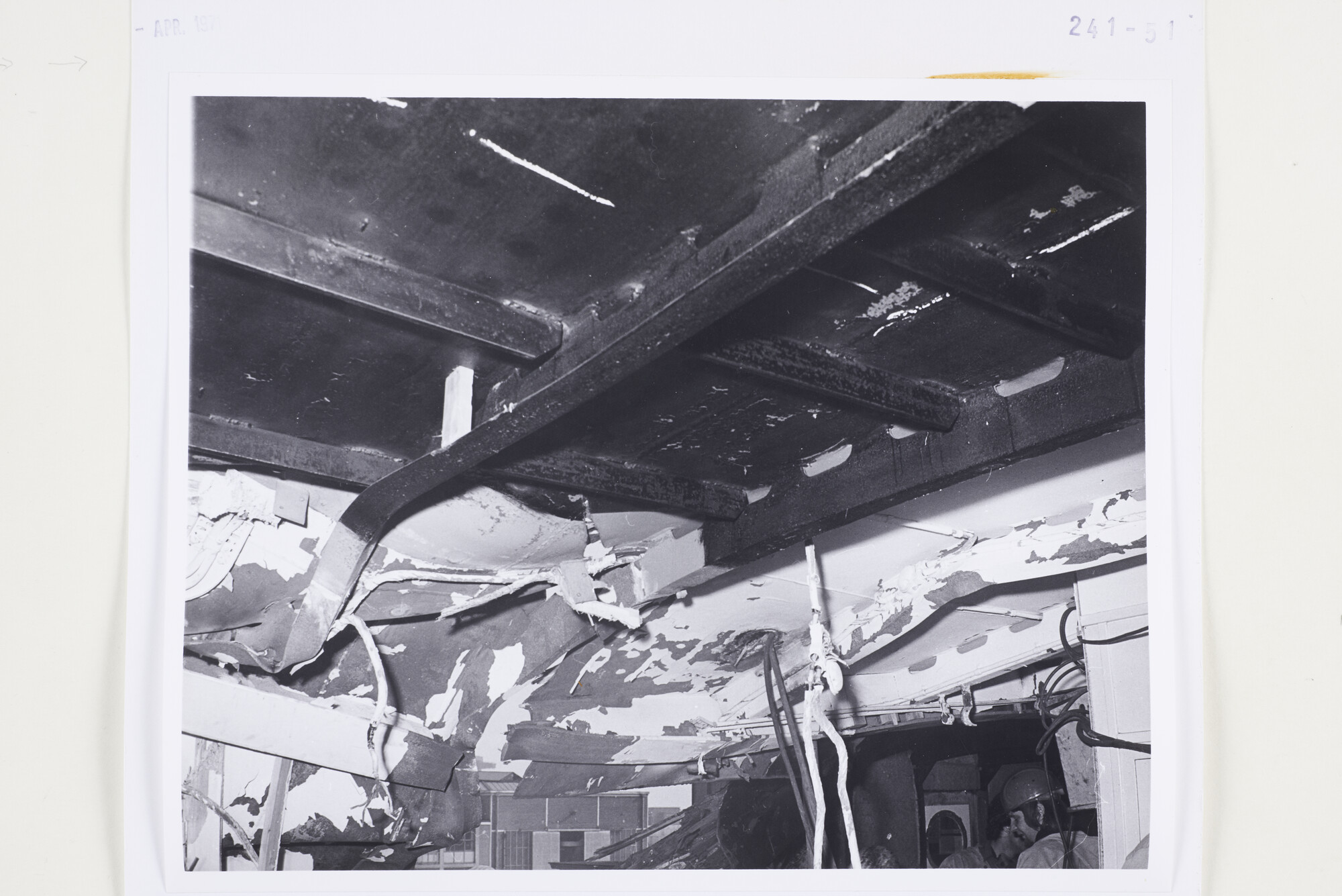 S.5444(5237)10; Foto van de reparatie van de aanvaringsschade aan het vrachtschip Tasmania; foto