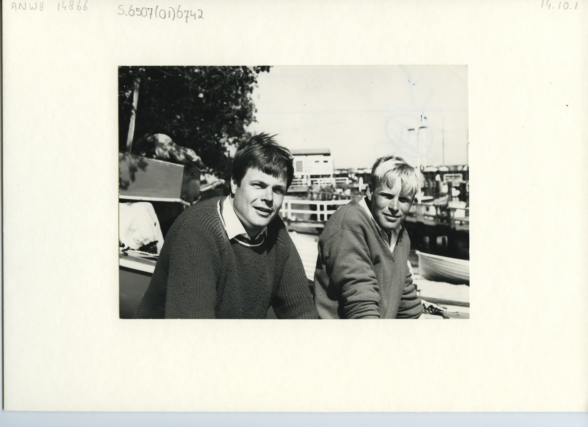 S.6507(01)6742; Foto van F. Beck en B. Binckhorst; foto
