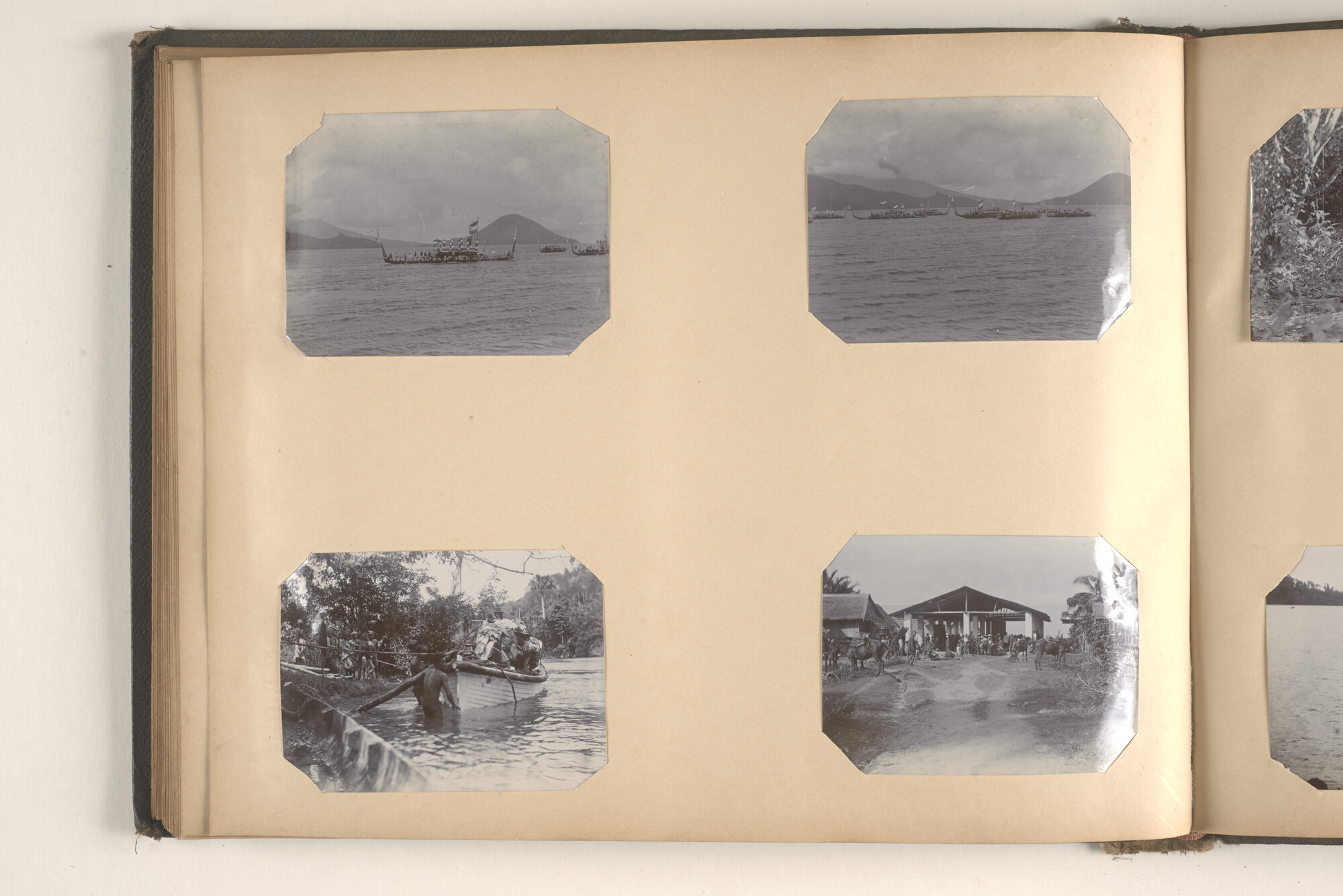 2015.0862; Fotoalbum met souvenirfoto’s verzameld tijdens de reizen van James Reginald Filz, 18 oktober 1901 t/m september 1904; fotoalbum