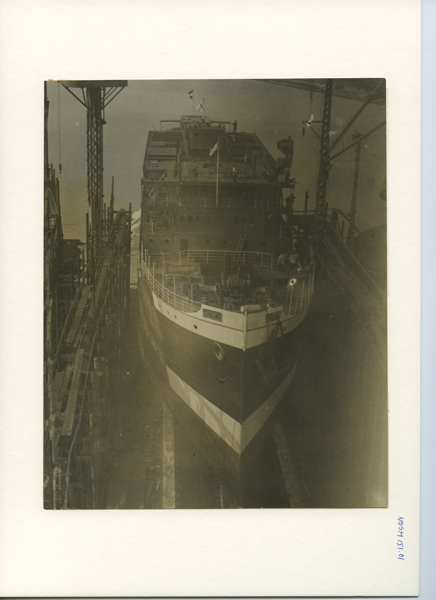 S.5444(0516)4; Foto van de tewaterlating van het mailschip ss. Stuyvesant van de KWIM; foto