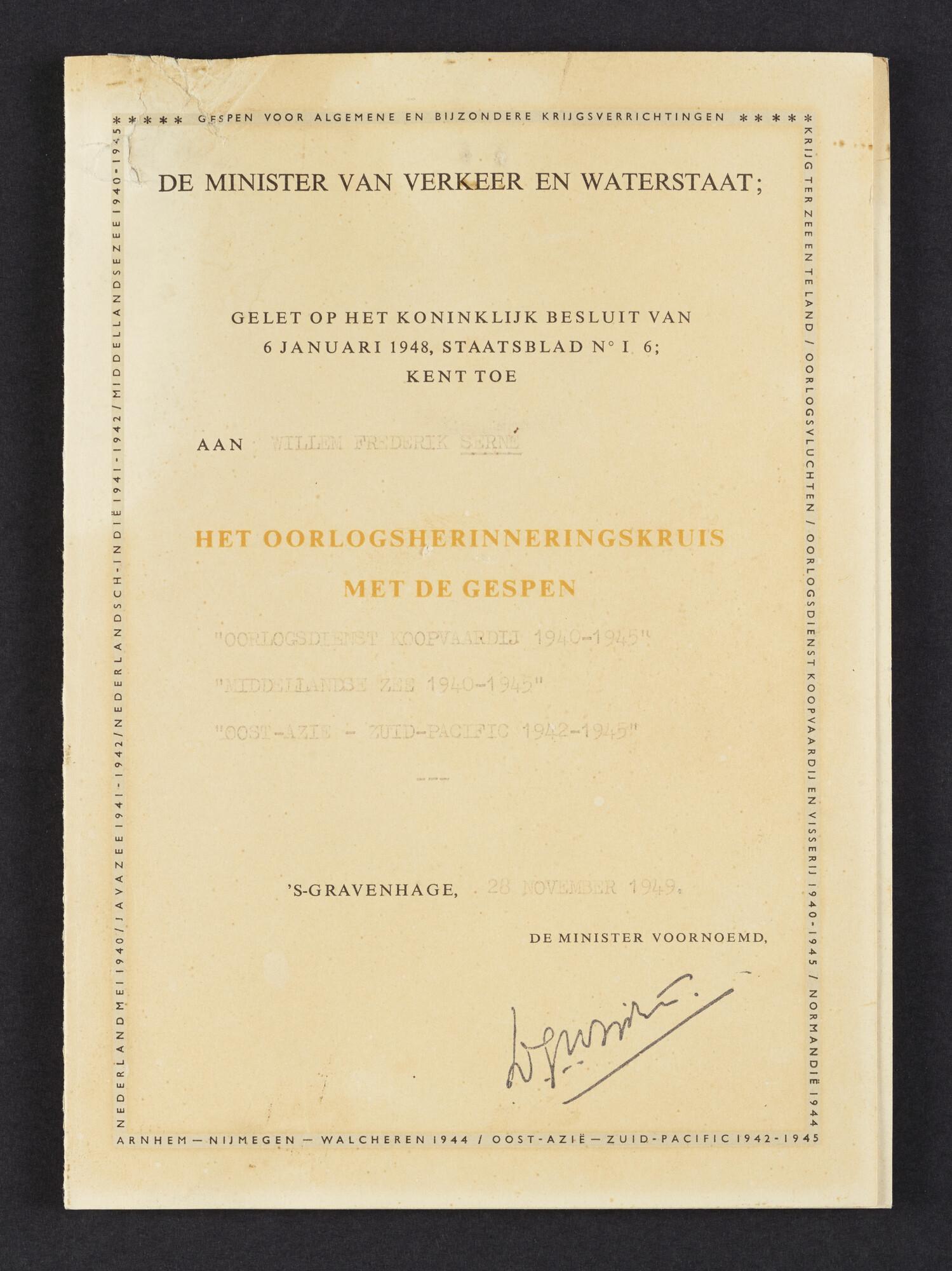 2021.0473; Certificaat met het Oorlogsherinneringskruis en drie gespen van Willem Frederik Serné (1899-1945), 1e bakker bij de SMN; certificaat