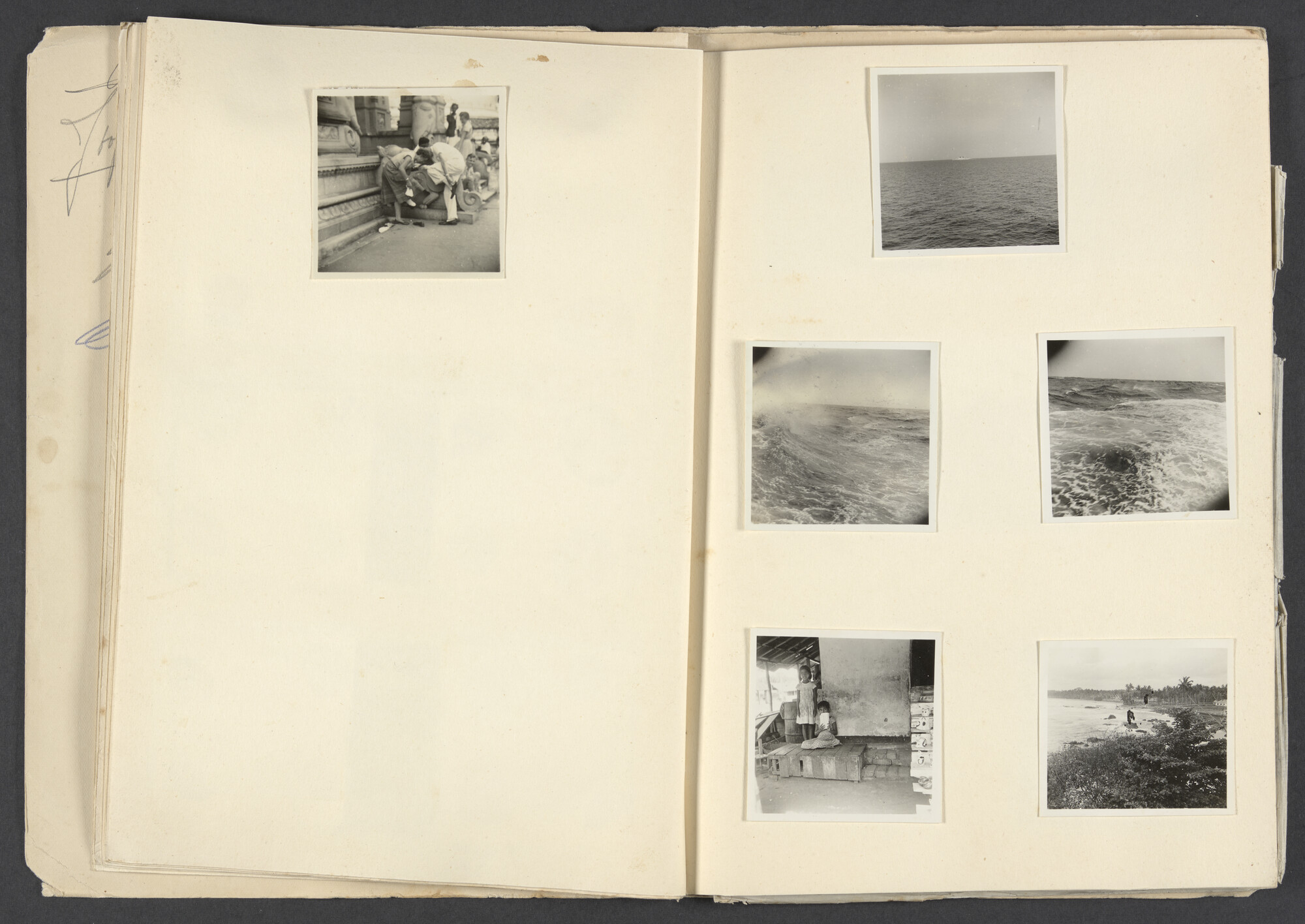 2023.0583; Fotoalbum met reisverslag van Kurt Lewin van een reis met ms. Oranje in juli-augustus 1953; fotoalbum