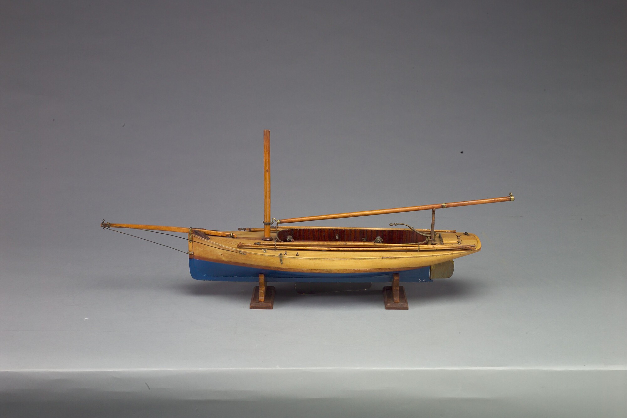 S.0010(03); Model van een midzwaardjacht; scheepsmodel