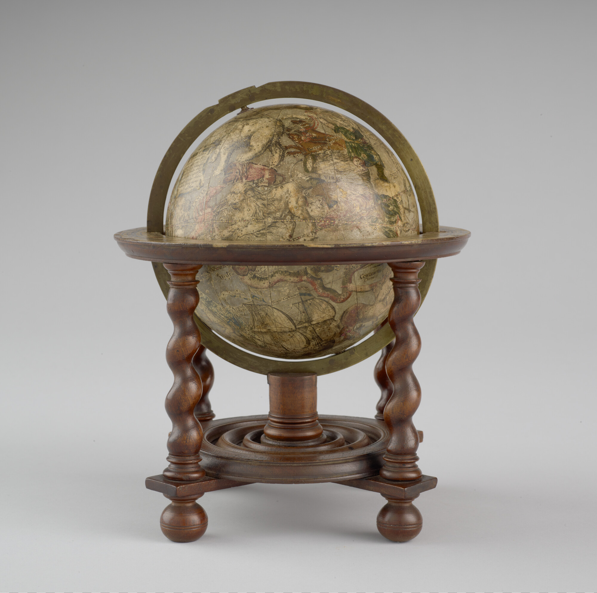 A.0233; Hemelglobe van 13,5 cm. in doorsnede door Willem Jansz. Blaeu, 1606 in de latere uitgave van na 1621; globe