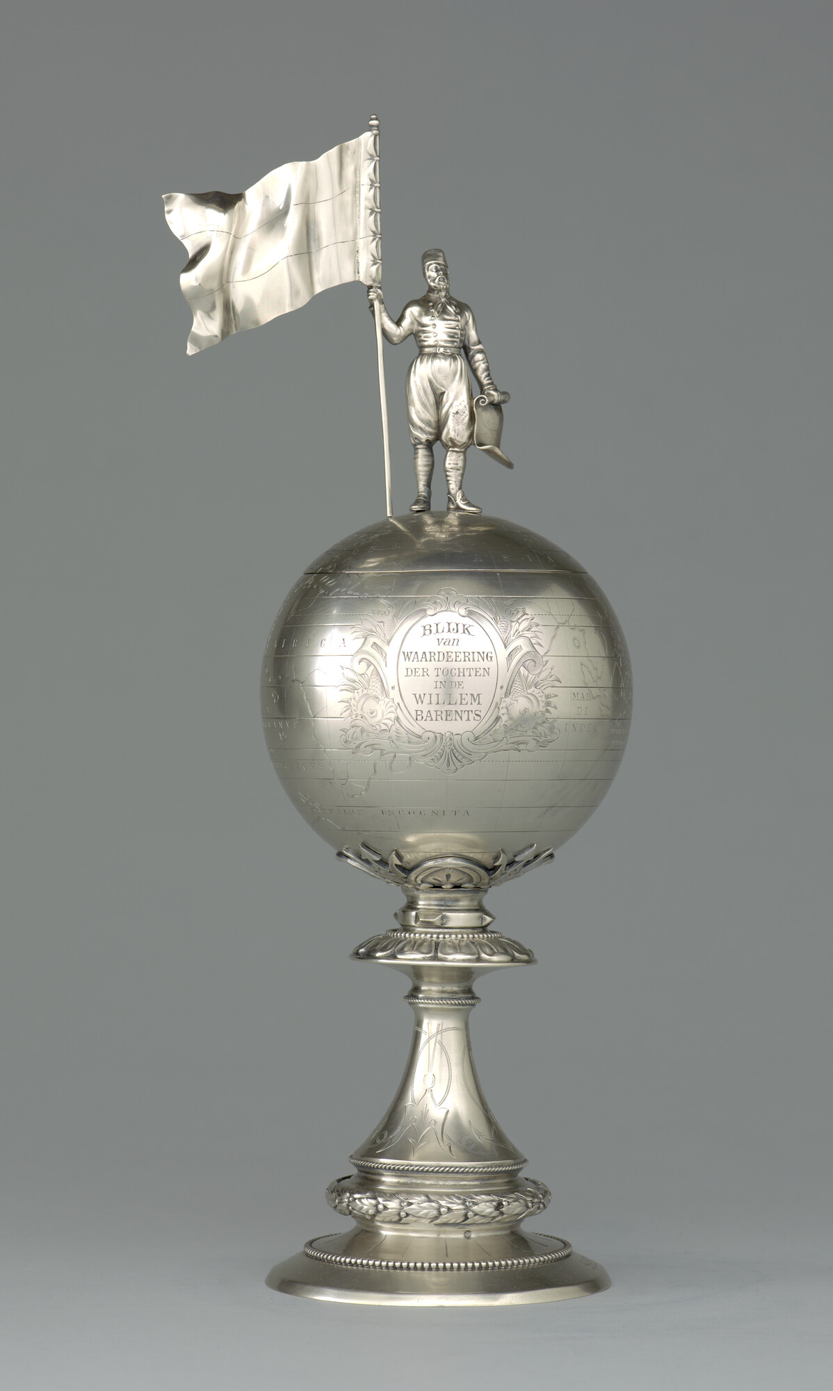 S.3483; Willem Barents beker, uitgereikt door de Vereniging Willem Barents; trofee (prijs)