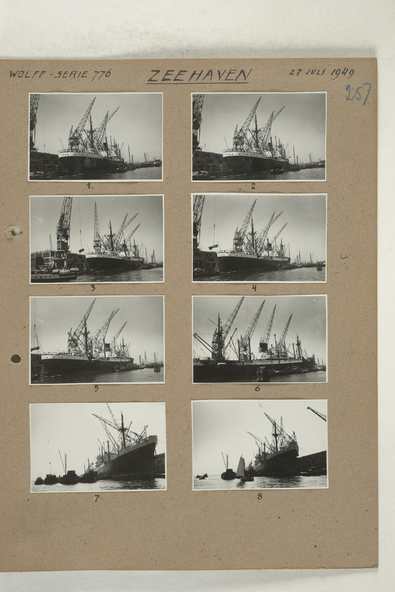 1998.2181; Omslag met een grote hoeveelheid proef foto's gemaakt in opdracht van de Gemeente Handelsinrichtingen en de Vereniging "de Amsterdamsche Haven" te Amsterdam.; omslag