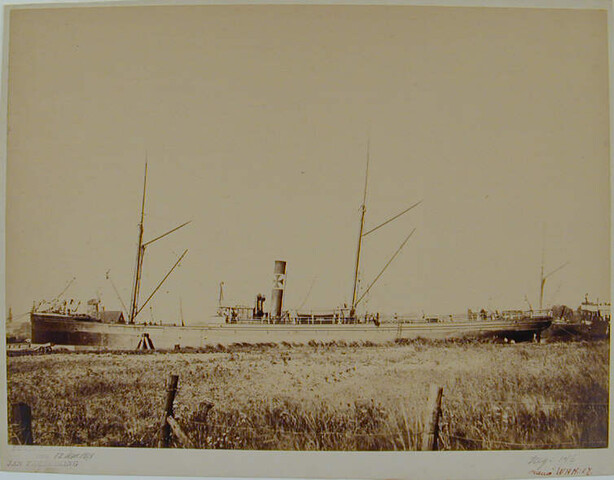 S.1156(06)351; Het vrachtschip ss. 'Septima' ligt afgemeerd aan de kade in Zaandam, 1891; foto