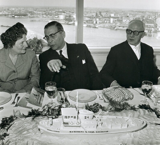 2001.1653; Lunch in het Havengebouw, vermoedelijk ter gelegenheid van de [...]; foto