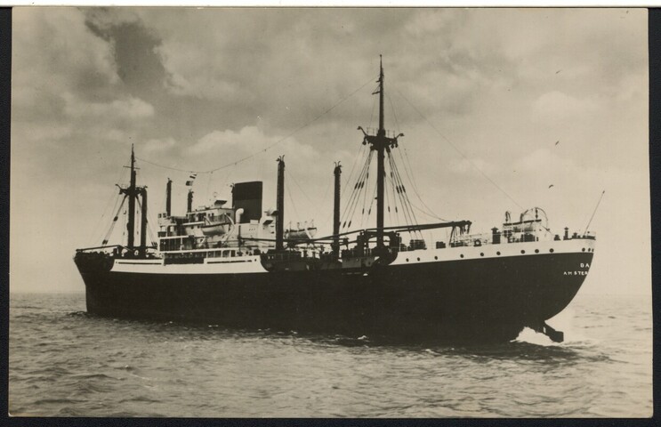 1993.6203; Het vrachtschip ms. 'Bali' van de SMN; prentbriefkaart