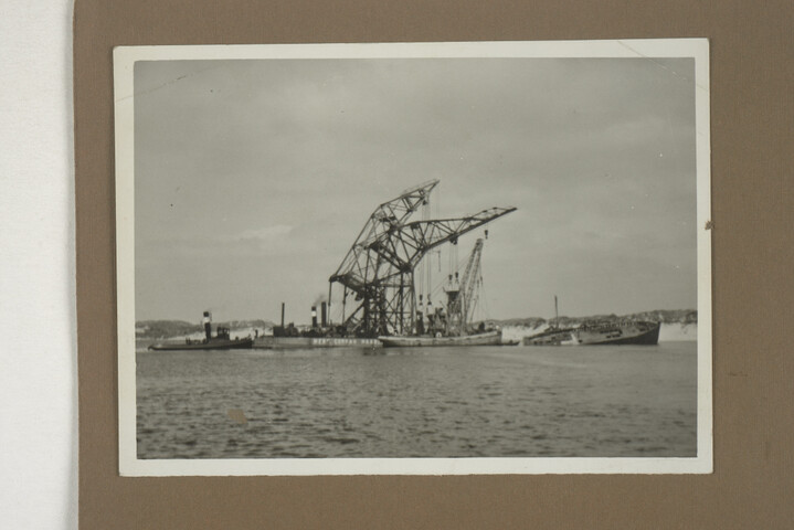 2001.1755; Omslag met vele foto's en knipsels van meest bergingsactiviteiten door Reederij v/h Gebroeders Goedkoop te Amsterdam in de periode 1929 / 1949; omslag