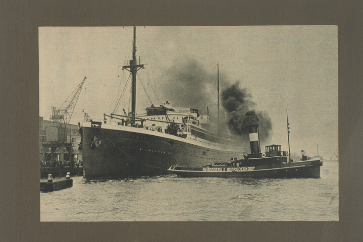 2001.1755; Omslag met vele foto's en knipsels van meest bergingsactiviteiten door Reederij v/h Gebroeders Goedkoop te Amsterdam in de periode 1929 / 1949; omslag