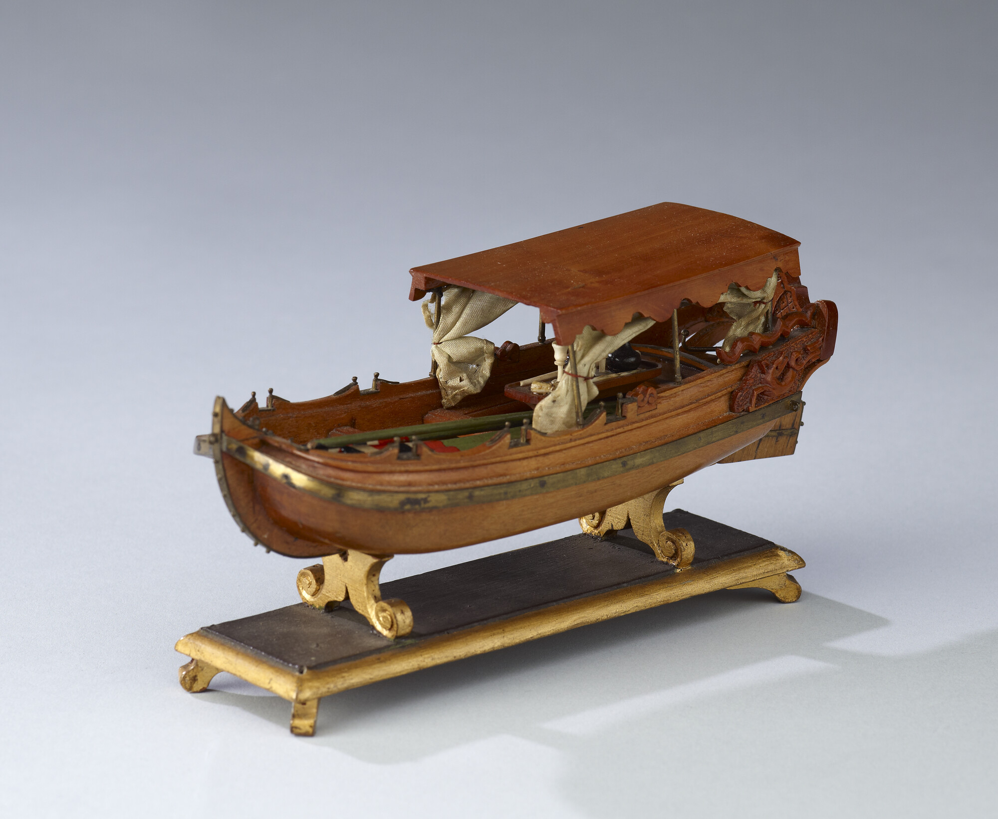 S.0663(13)2; Model van een roeijacht; scheepsmodel