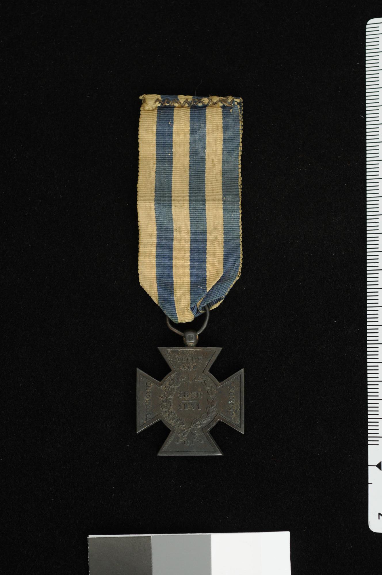 S.1270(01)1; Metalen Kruis 1830-1831; onderscheiding