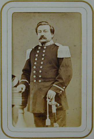 S.0576(01)102; Portretfoto van officier van administratie der tweede klasse B.A. Stieler (1826-1891); foto