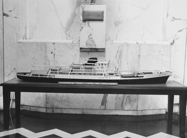 S.5612(13); Model van het ms. Prins der Nederlanden; scheepsmodel