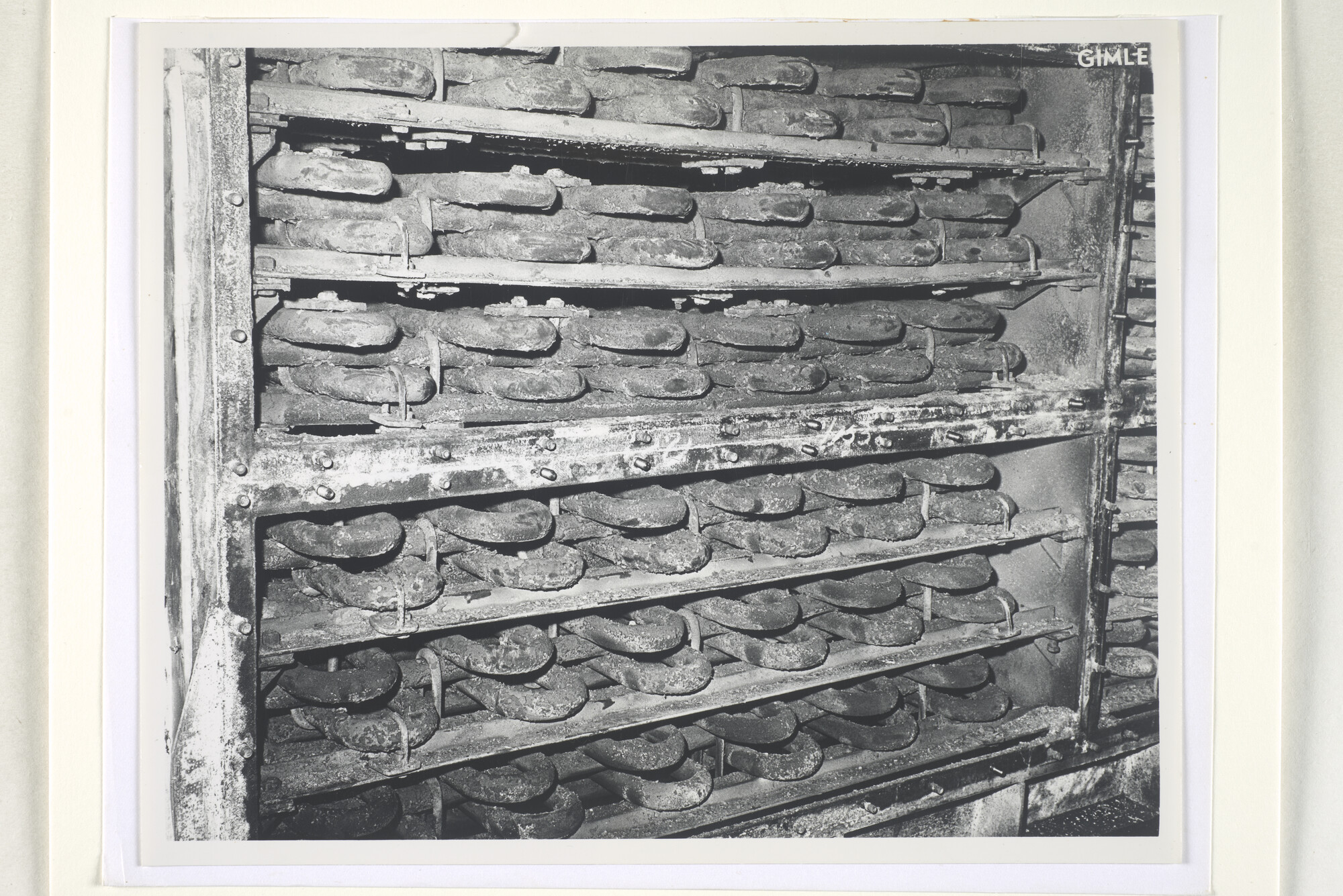 2000.3205; (Schade)fotos van beschadigingen aan de voortstuwingsinstallatie van de [...]; fotoreportage